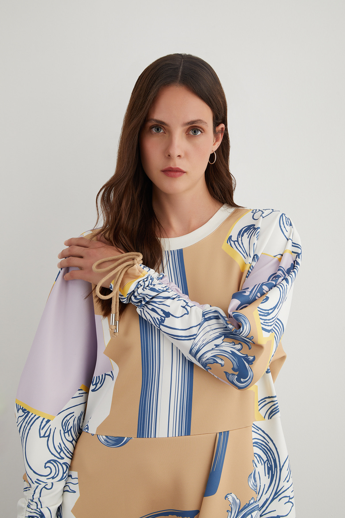 Özel Desenli Kolu Büzülebilir Midi Elbise