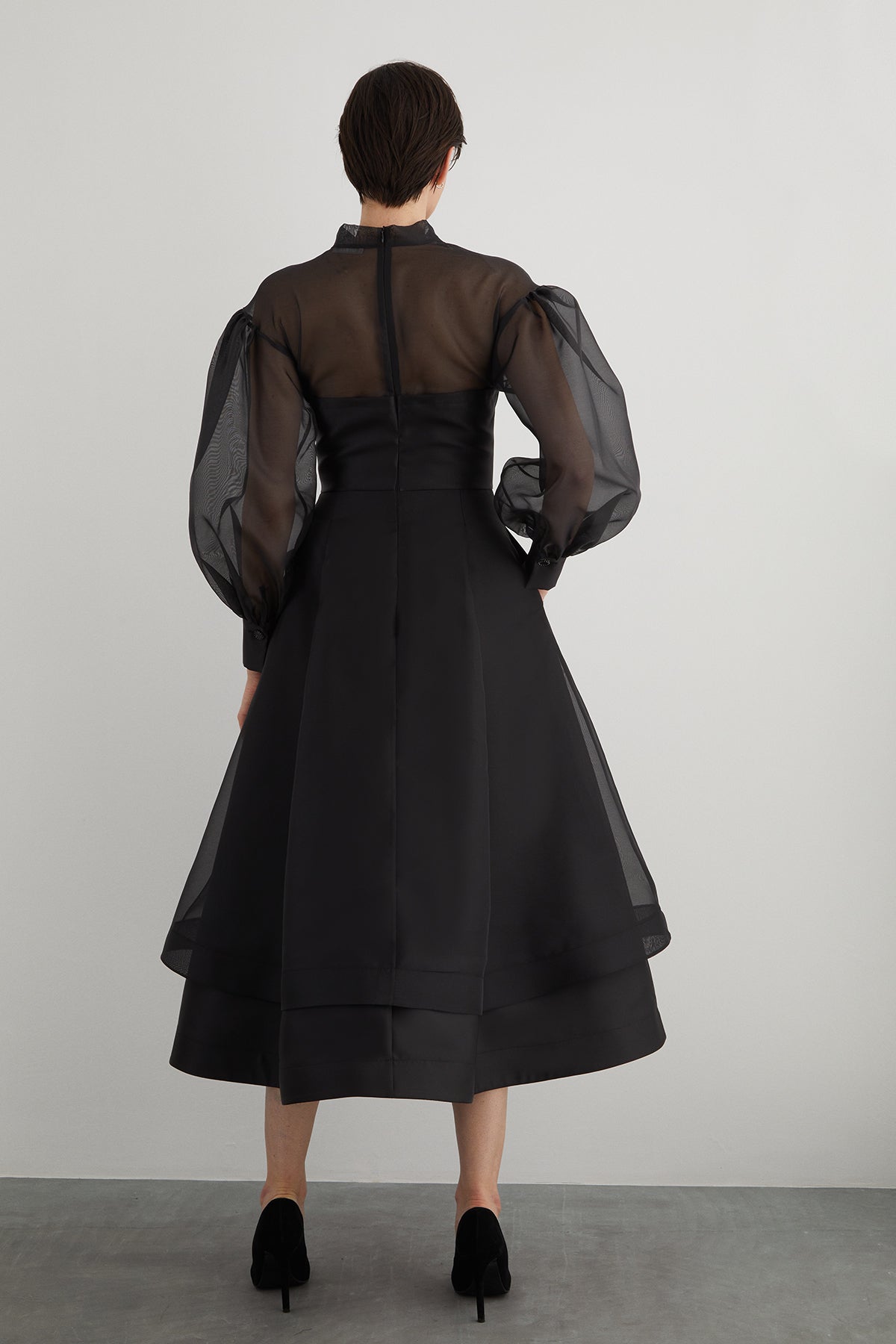 Boyundan Bağlamalı Midi Organze Elbise