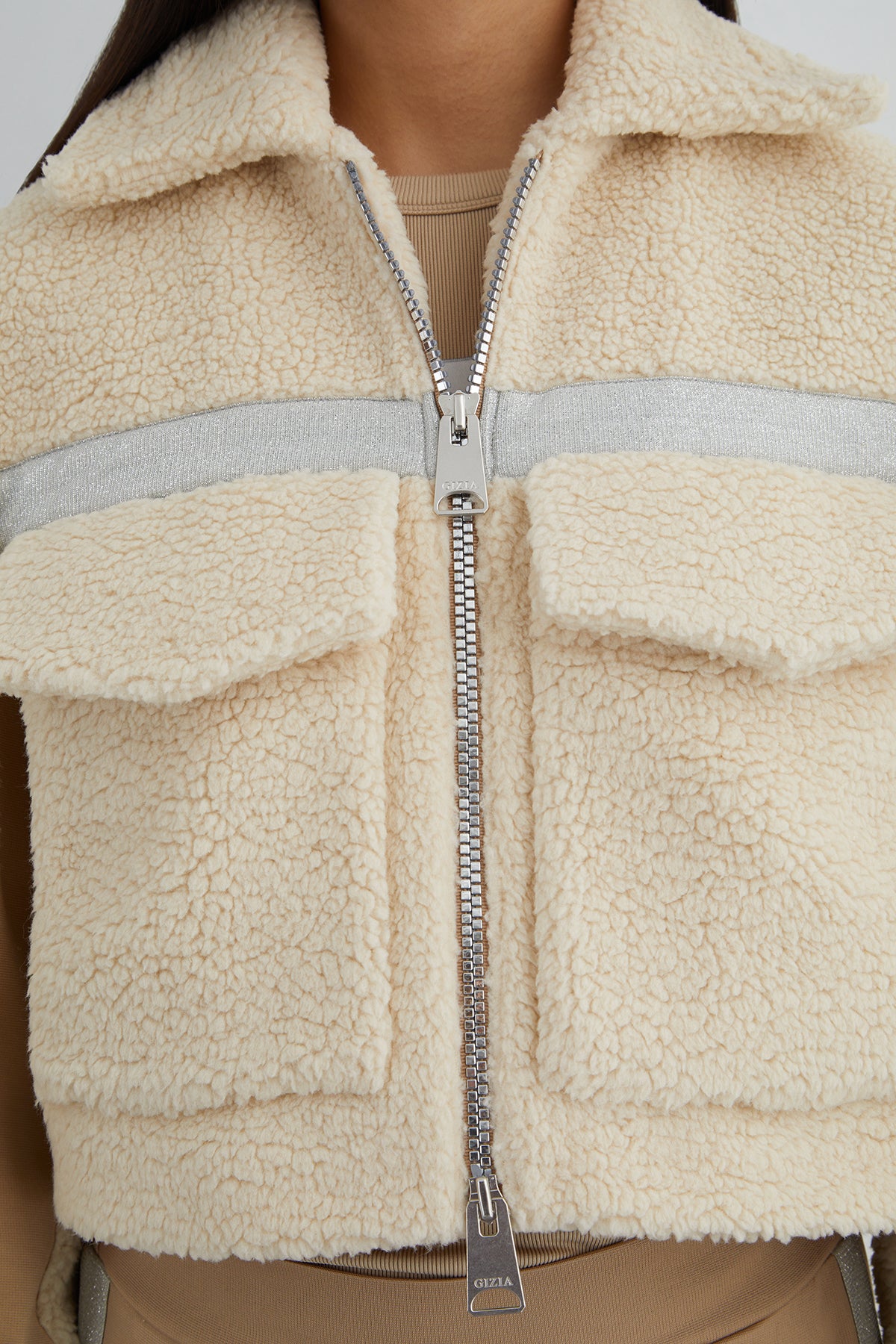 Sim Şerit Detaylı Peluş Mont