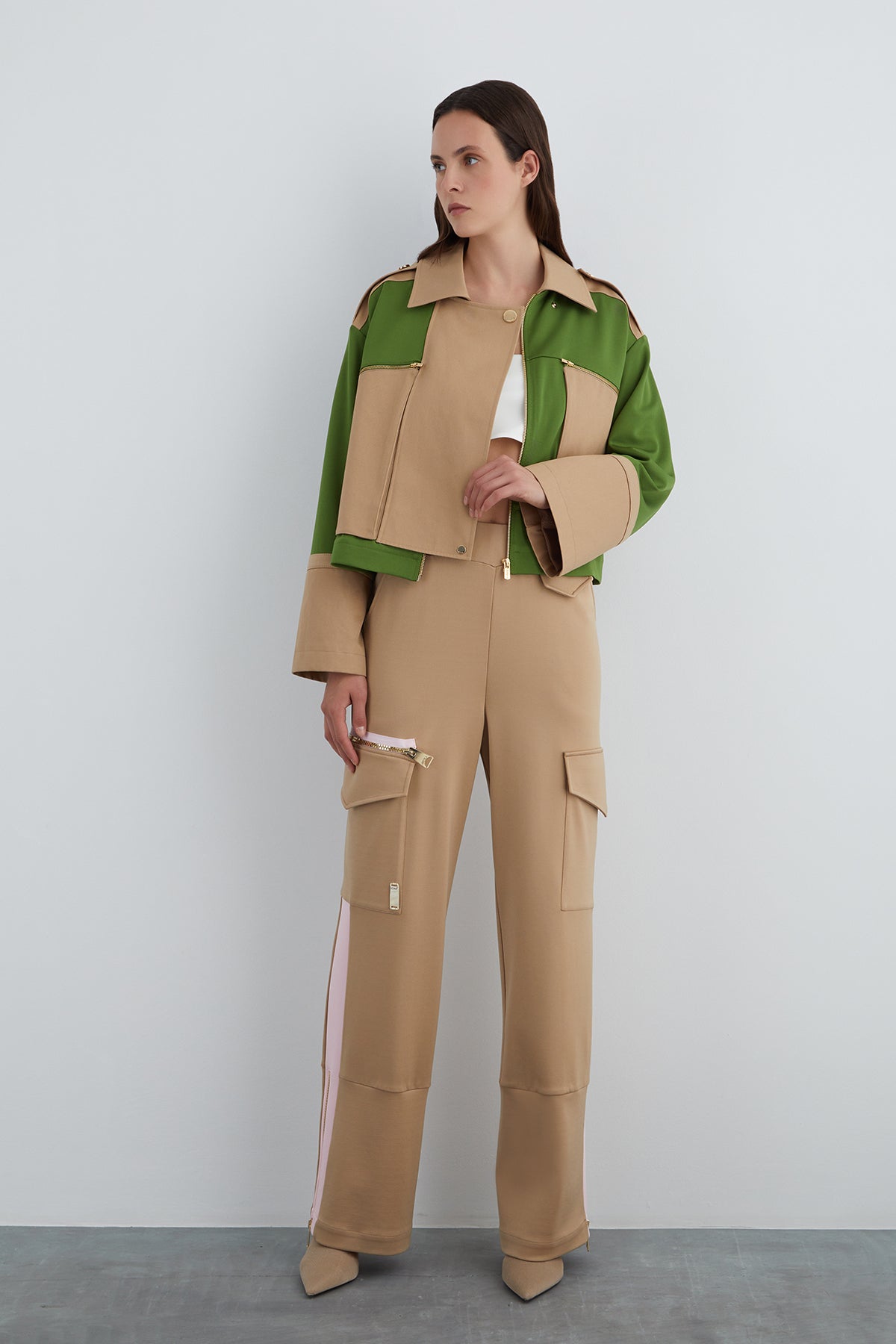 Metal Aksesuar Ve Etiket Detaylı Kutu Form Ceket