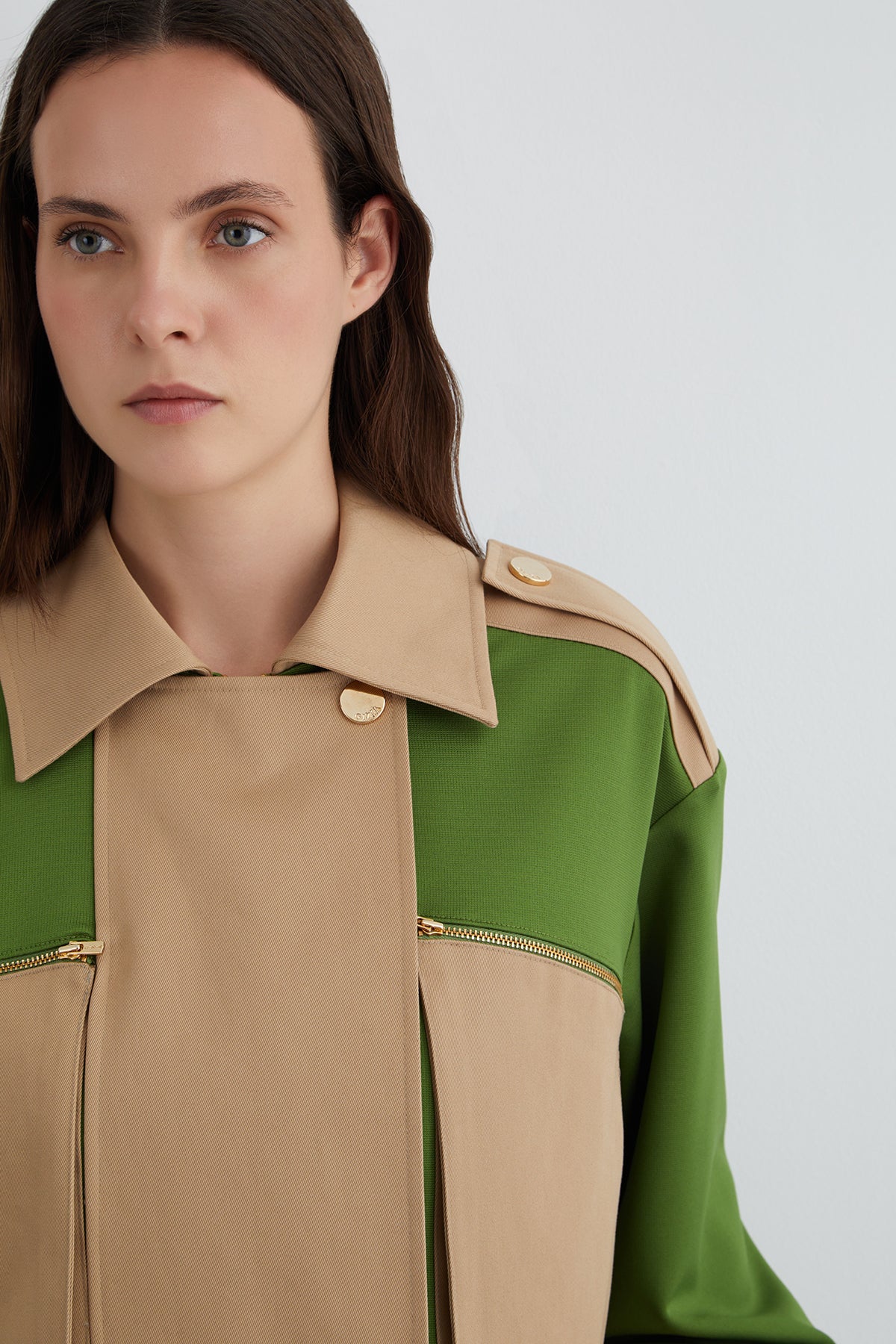 Metal Aksesuar Ve Etiket Detaylı Kutu Form Ceket