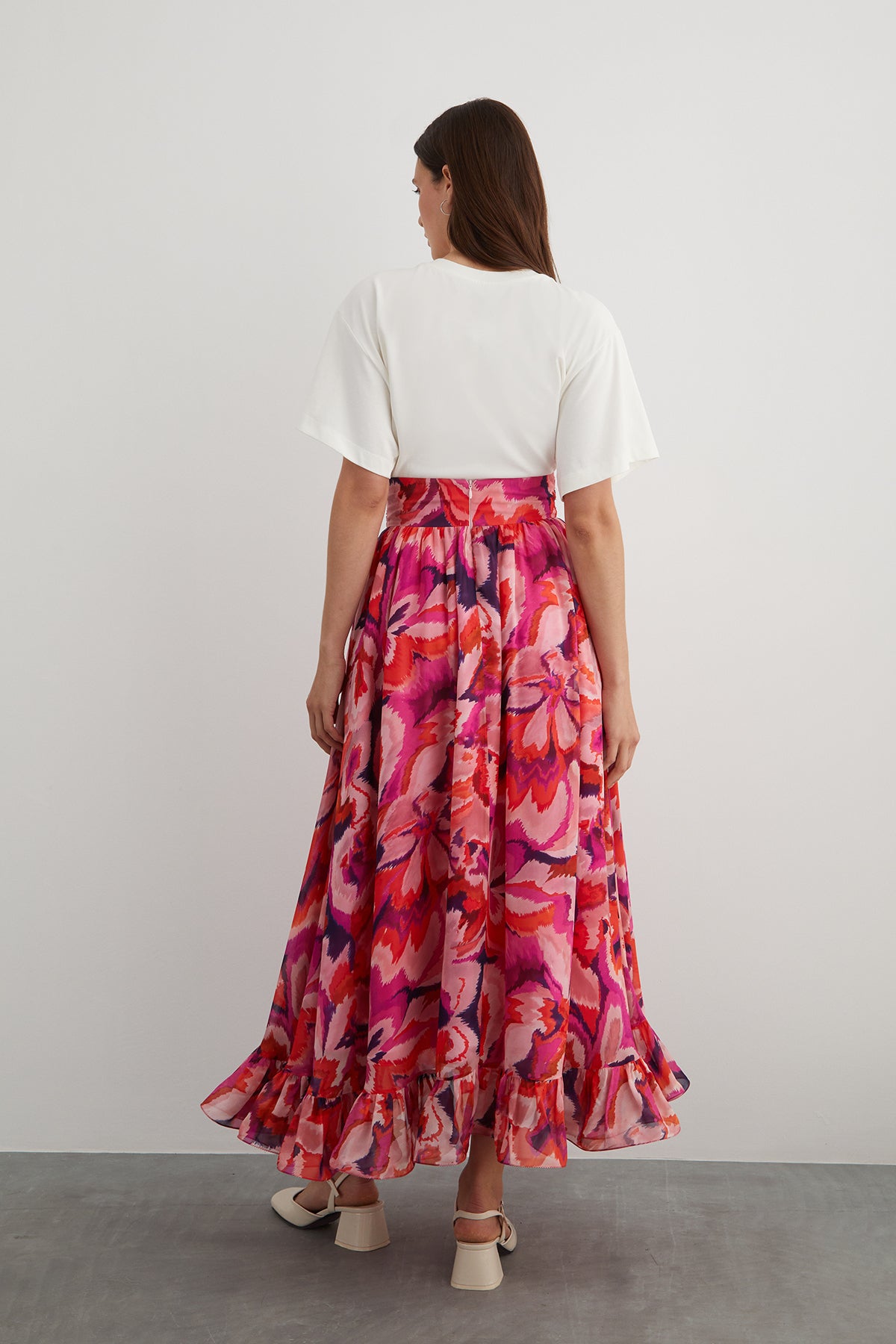 Etek Ucu Volanlı Desenli Şifon Etek