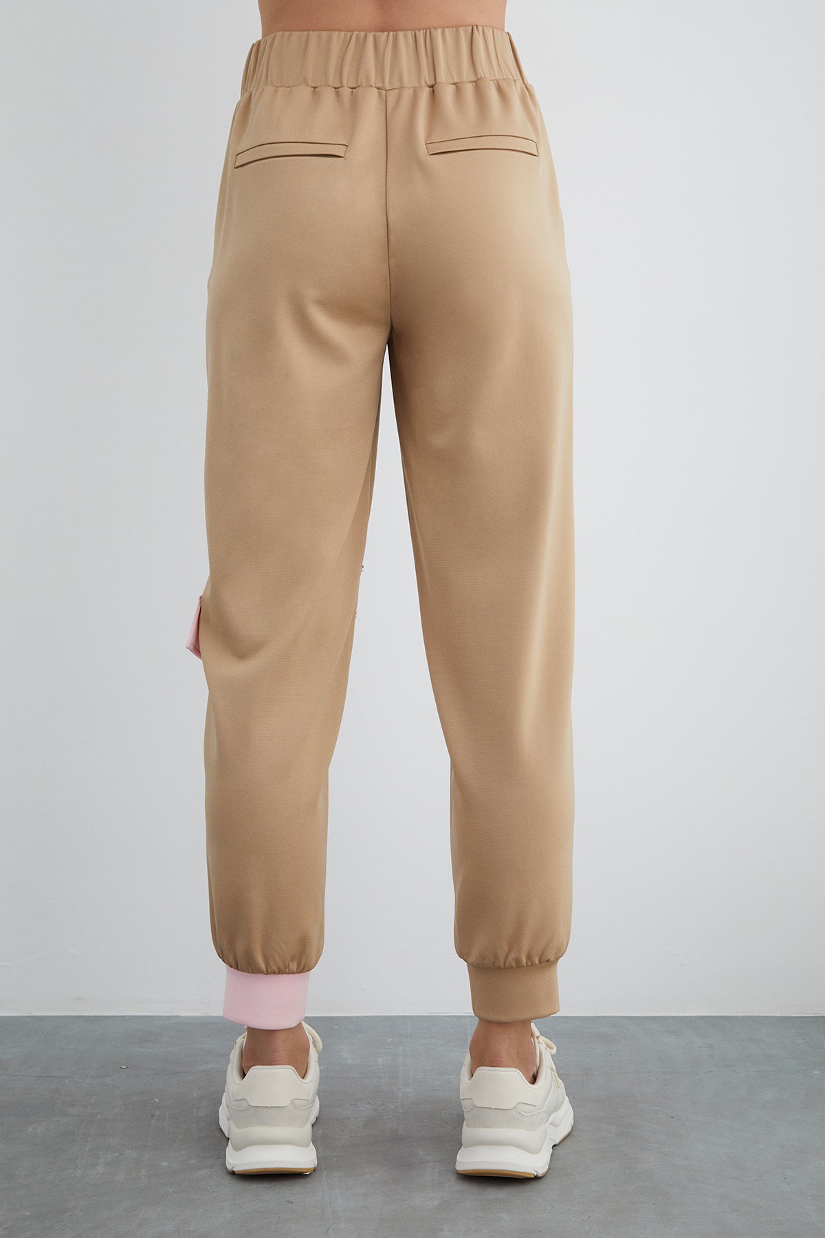 Payet Detaylı Tek Tarafı Şeritli Eşofman Altı