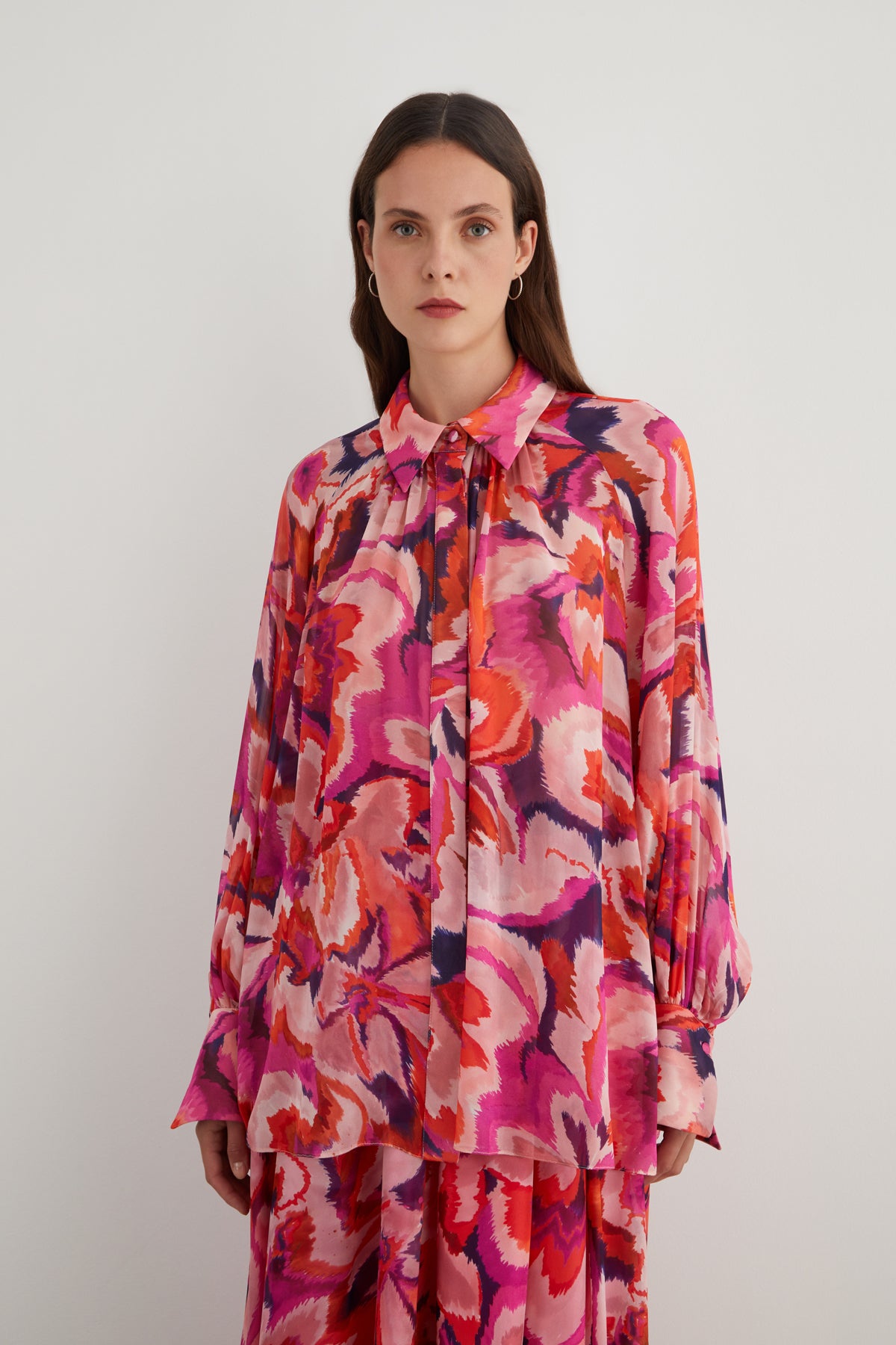 Gizli Kapama Desenli Şifon Bluz