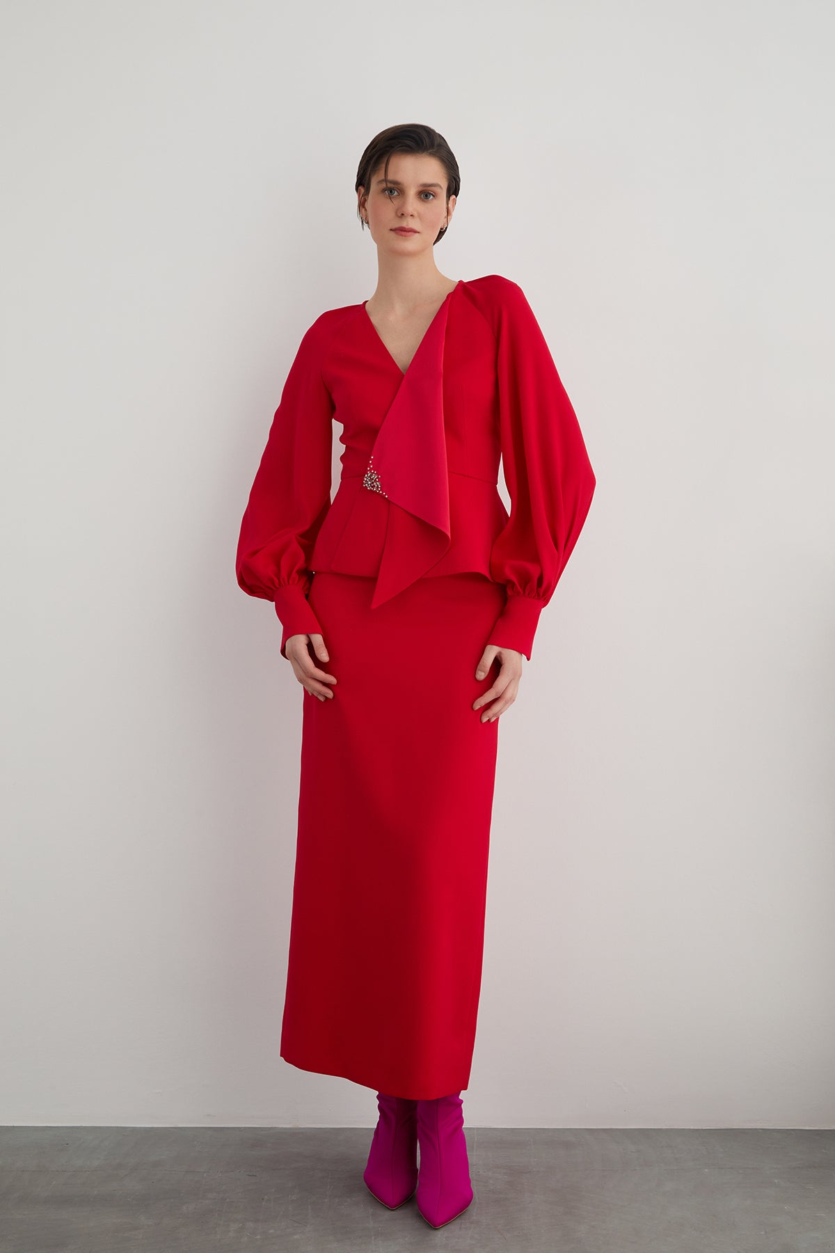 İşleme Detaylı Arkası Fermuarlı Bluz