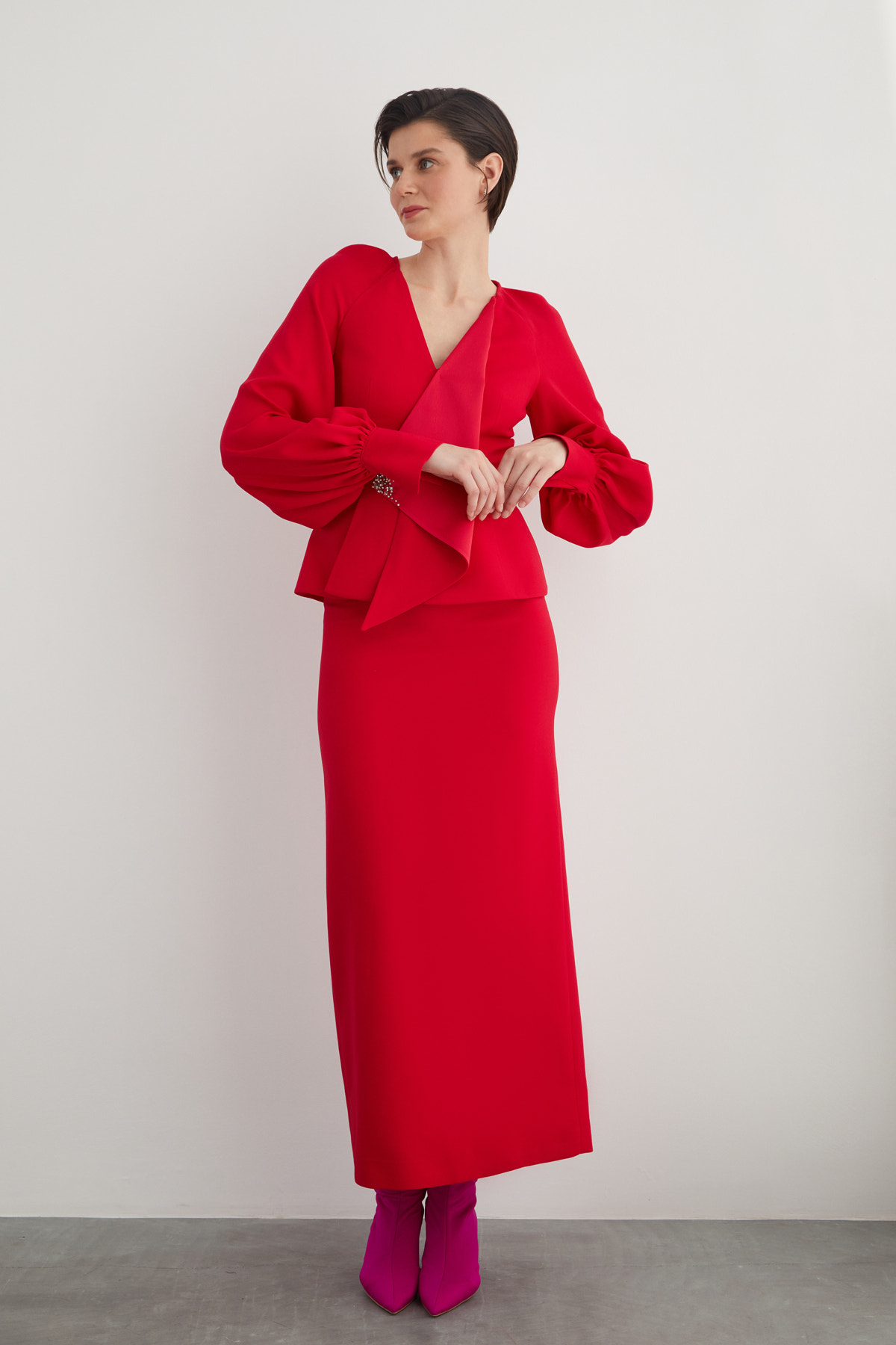 İşleme Detaylı Arkası Fermuarlı Bluz