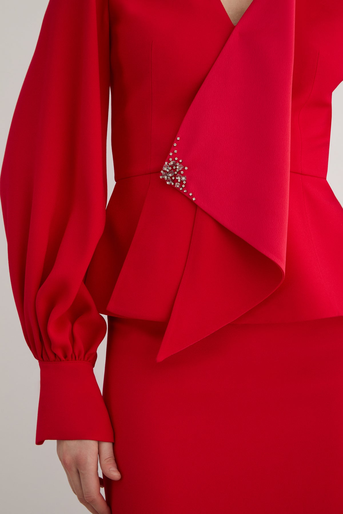 İşleme Detaylı Arkası Fermuarlı Bluz