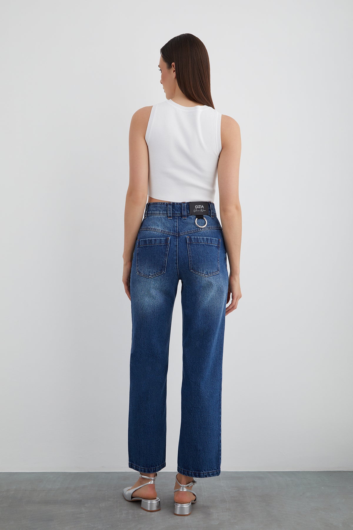 Metal Aksesuar Detaylı Boru Paça Jean Pantolon