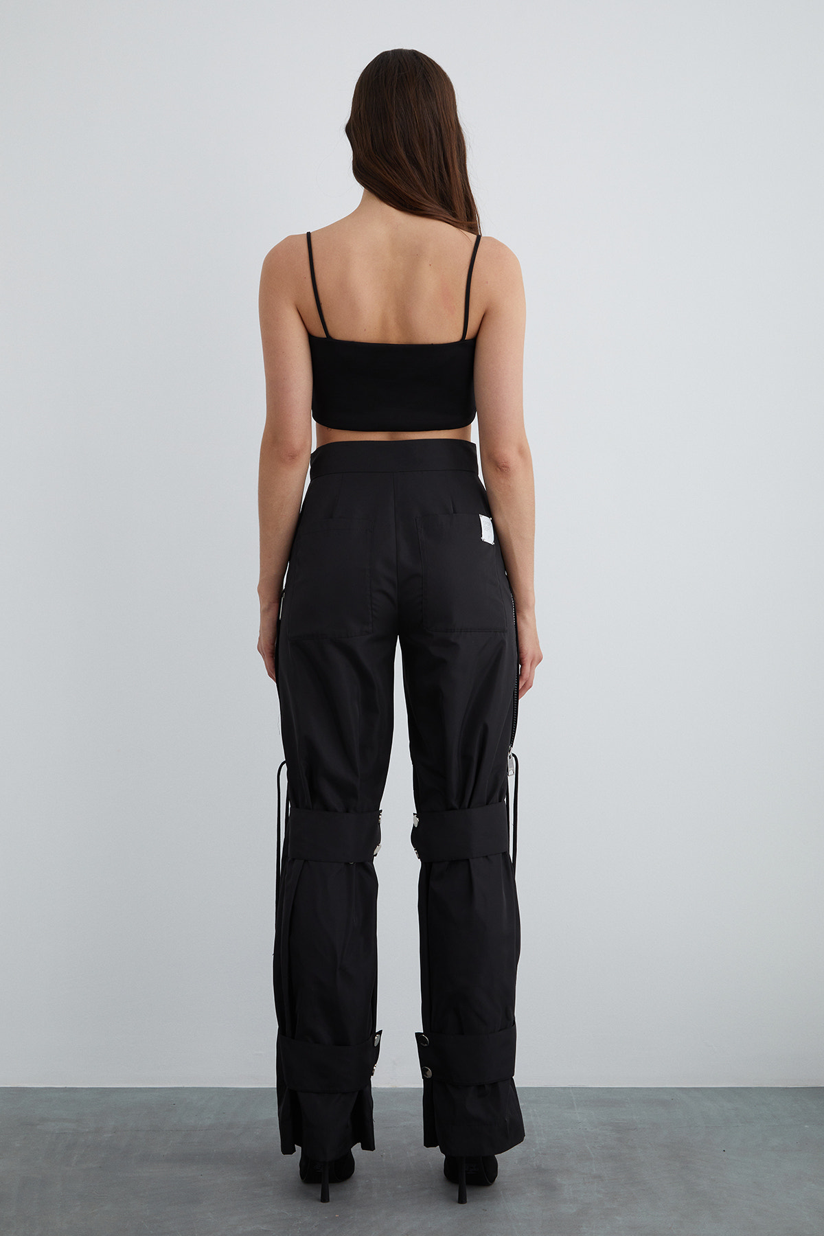 Paçası Ayarlanabilir Bantlı Çıtçıt Detaylı Pantolon