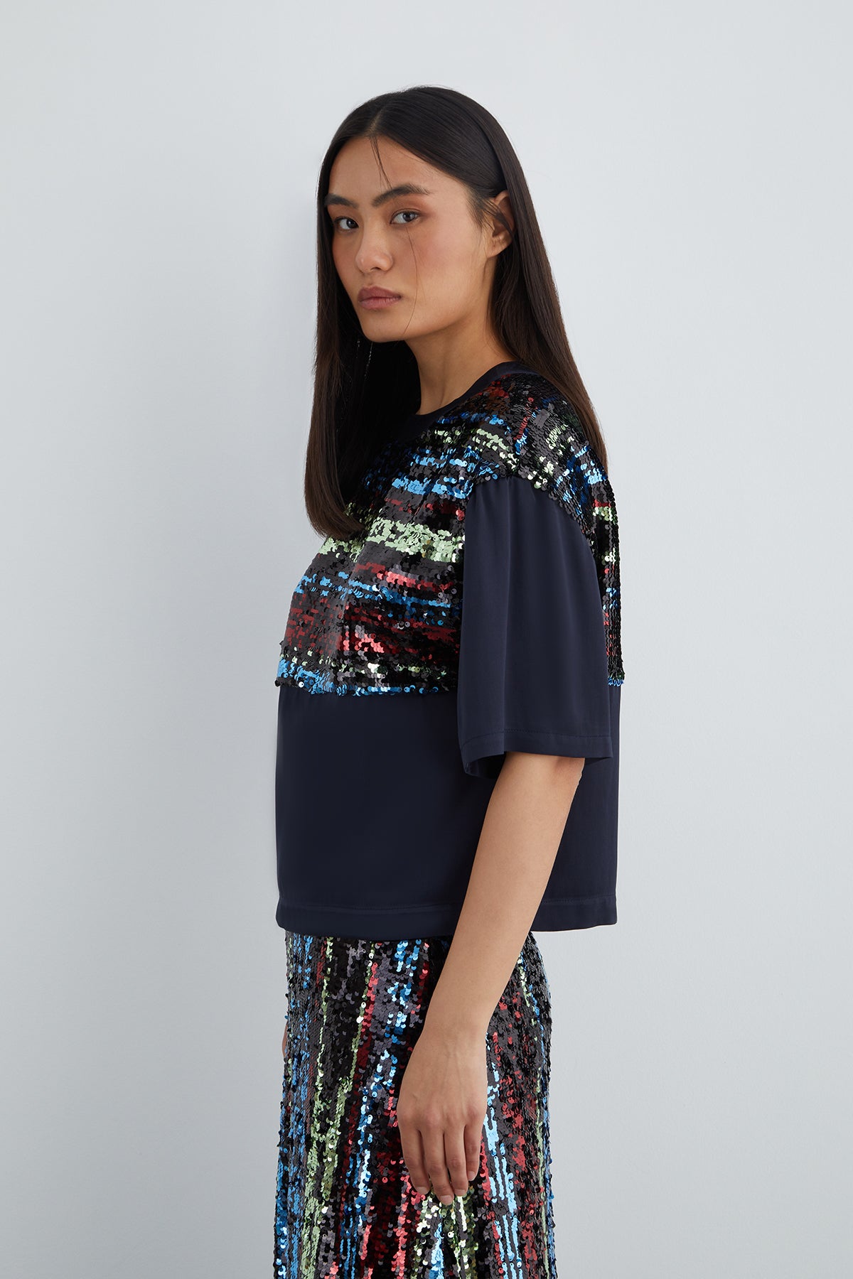 Üst Beden Payetli Payet Altı Saten Astarlı Kısa Kol Bluz