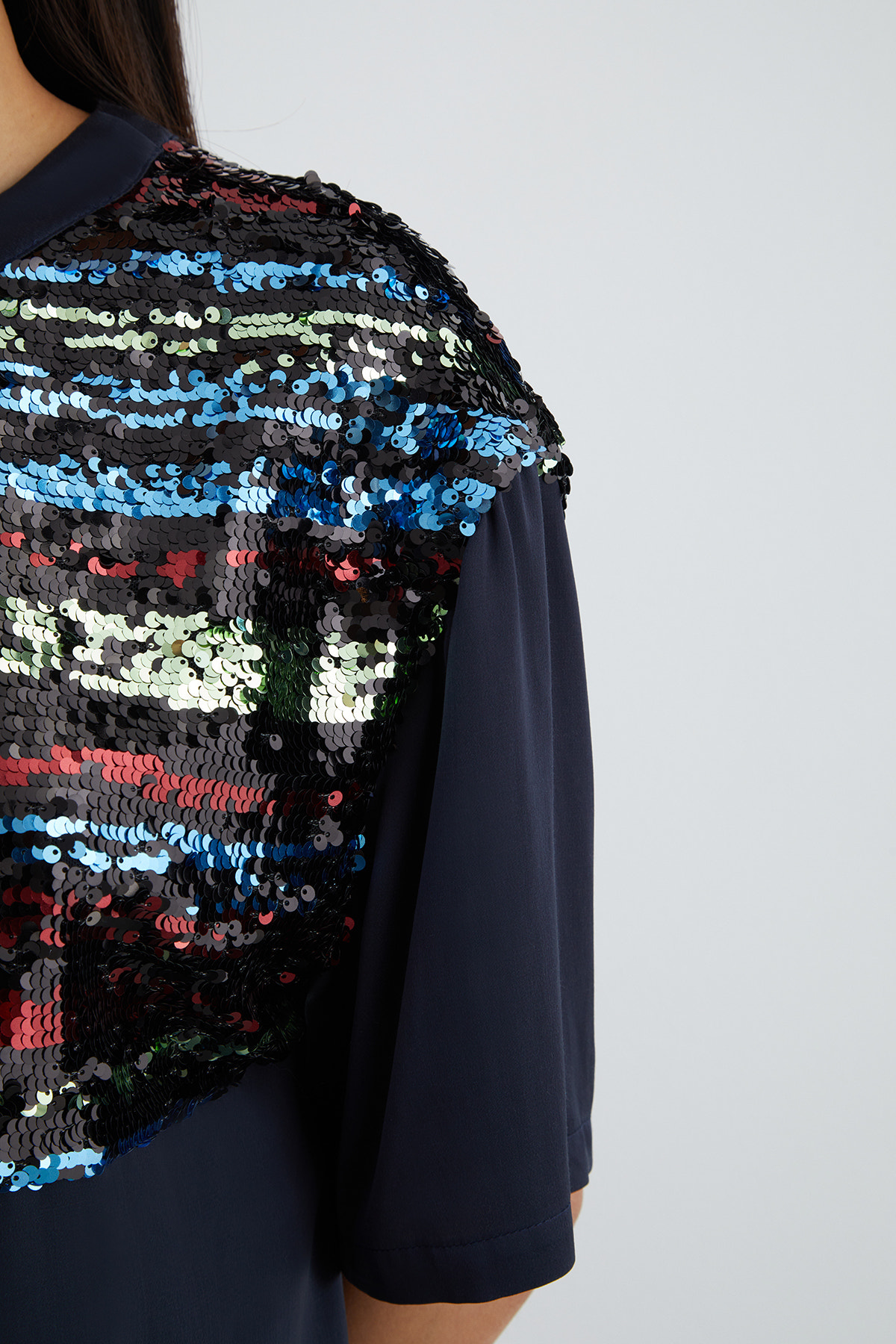 Üst Beden Payetli Payet Altı Saten Astarlı Kısa Kol Bluz