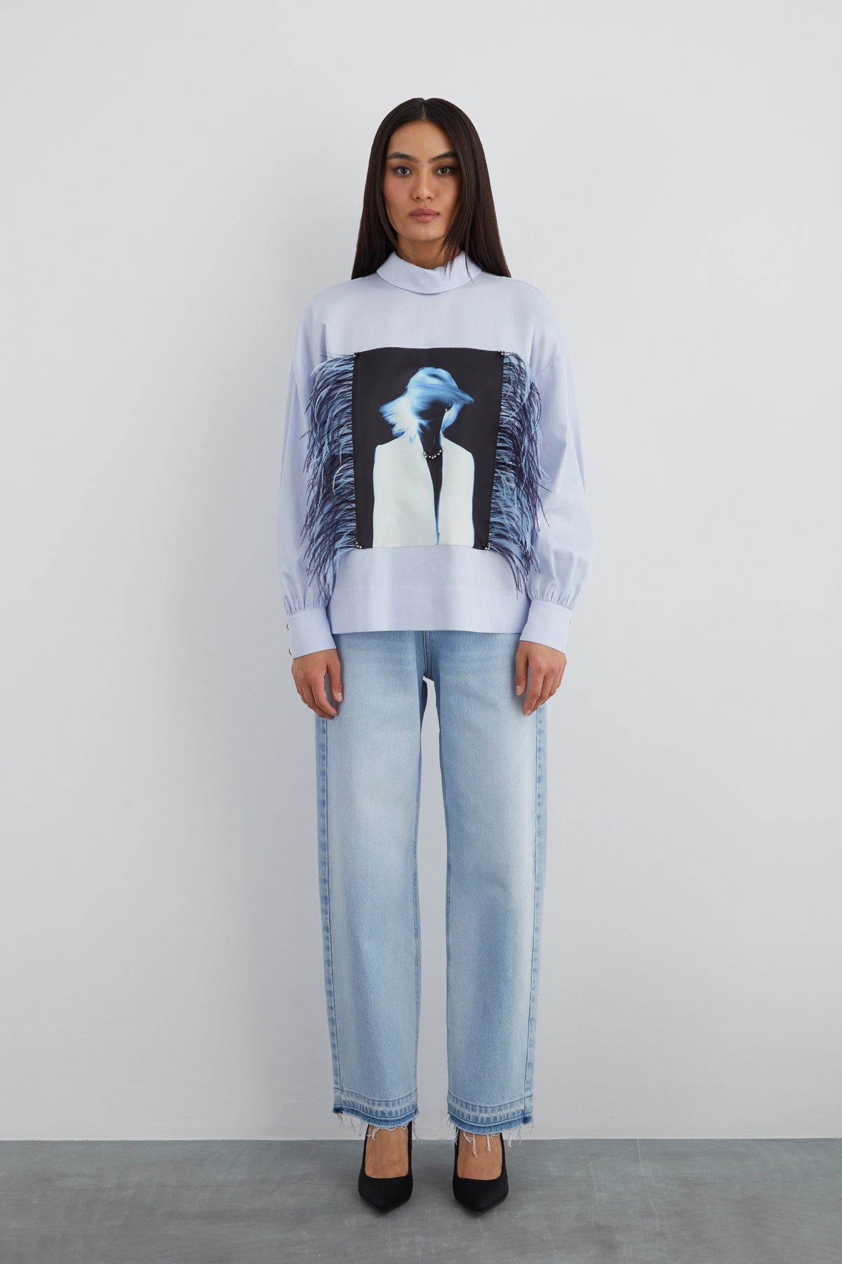 Özel Tüylü Pano Desen Detaylı Arka Beden Düğmeli Sweatshirt