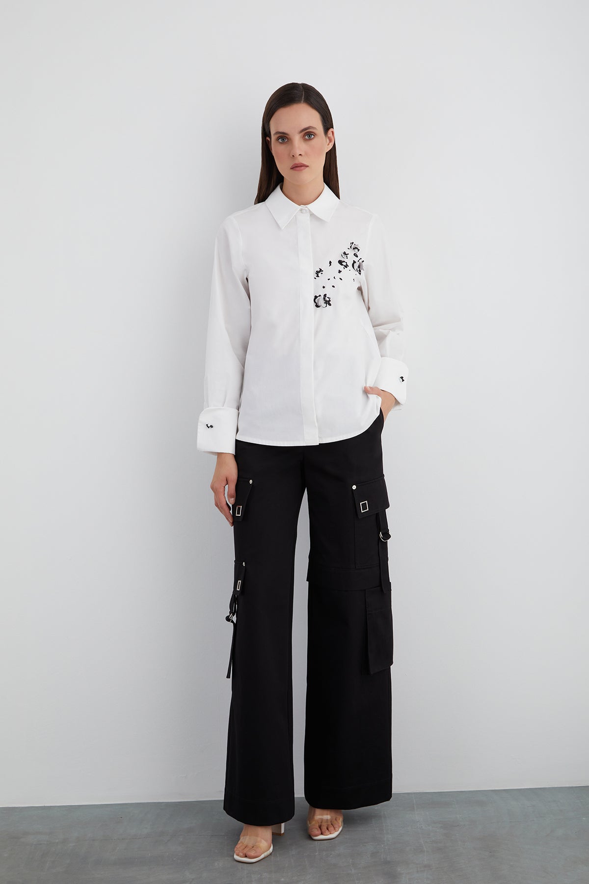 İşlemeli Nakış Detaylı Uzun Kollu Gömlek