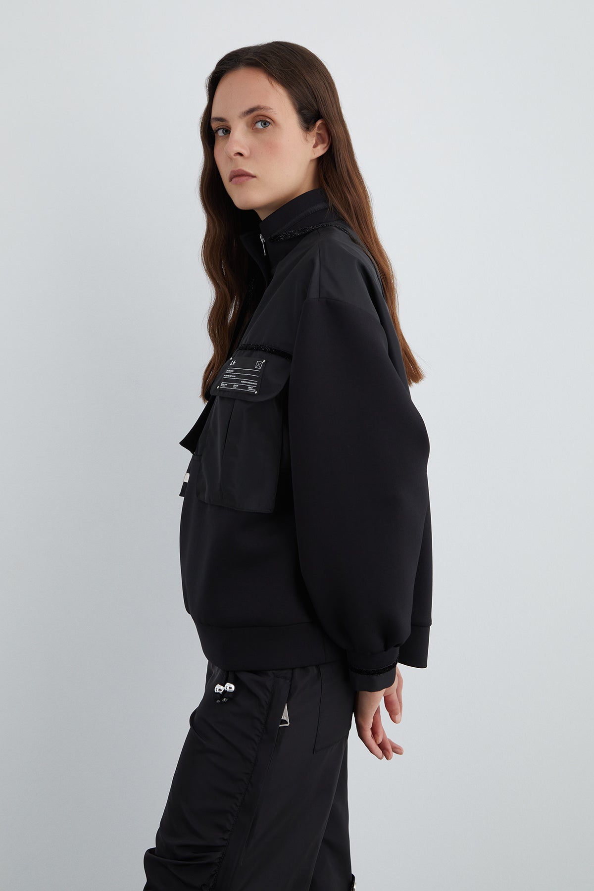 Etiket Detaylı Geniş Cep Sweatshirt