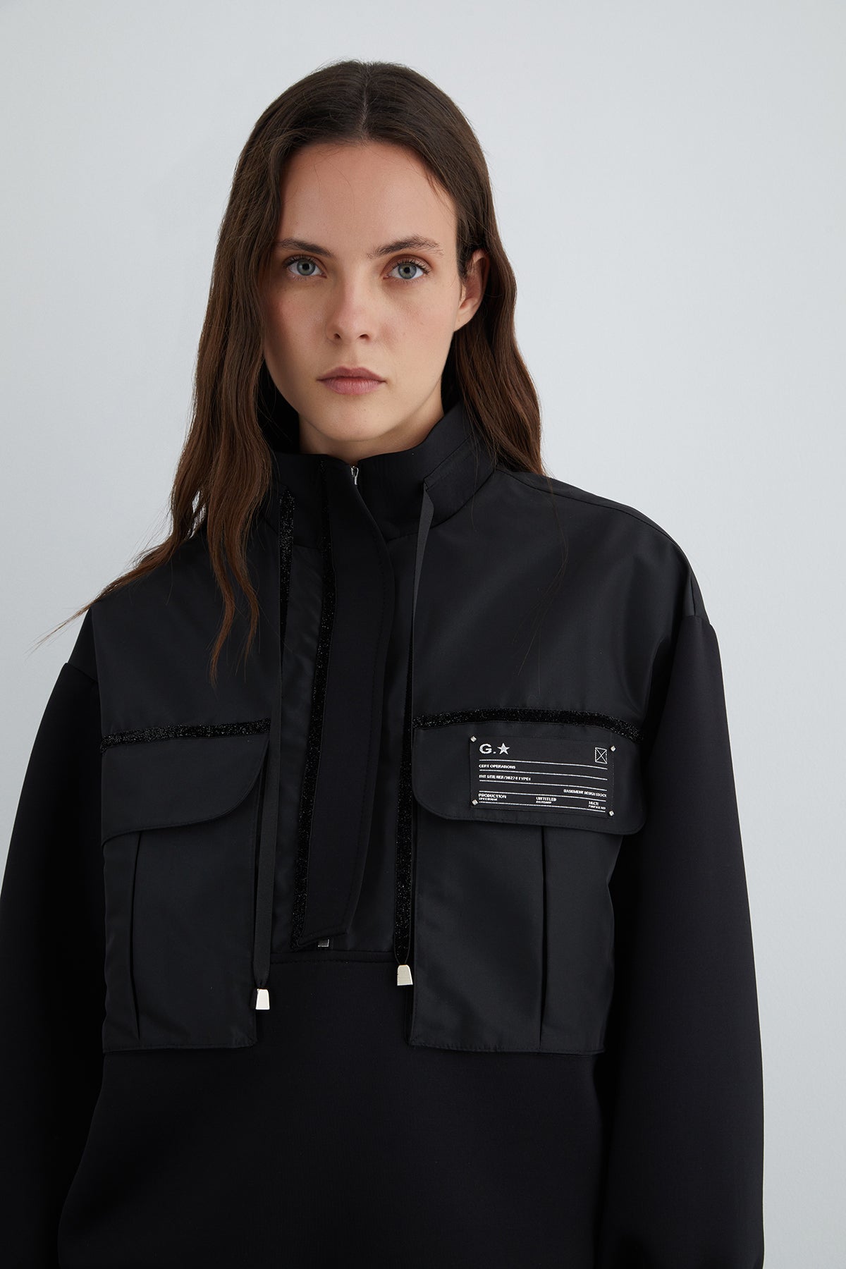 Etiket Detaylı Geniş Cep Sweatshirt