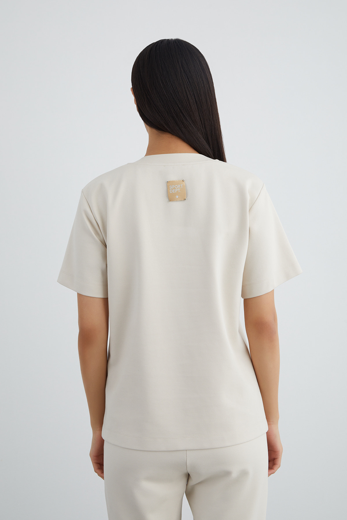 Önü Taşlı Arka Beden Etiket Detaylı T-Shirt