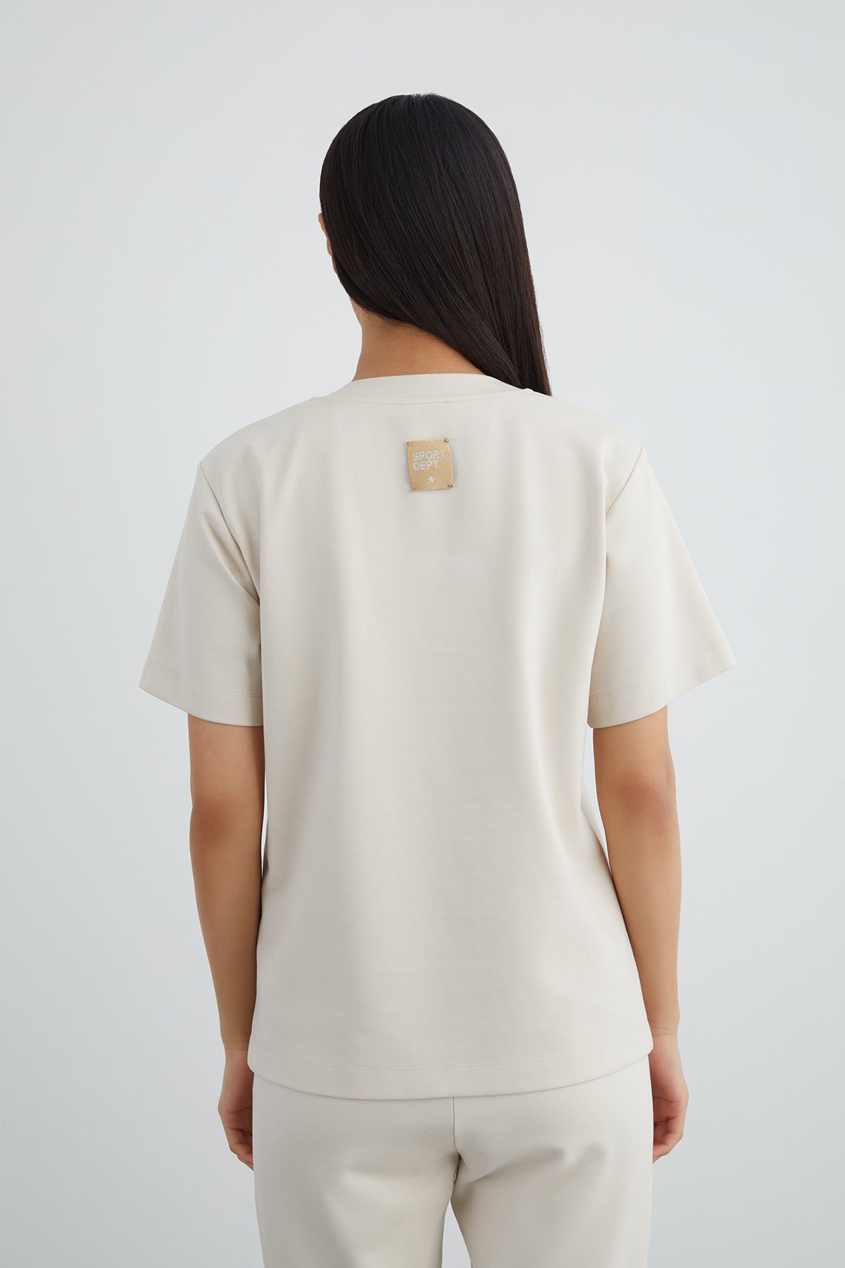 Önü Taşlı Arka Beden Etiket Detaylı T-Shirt