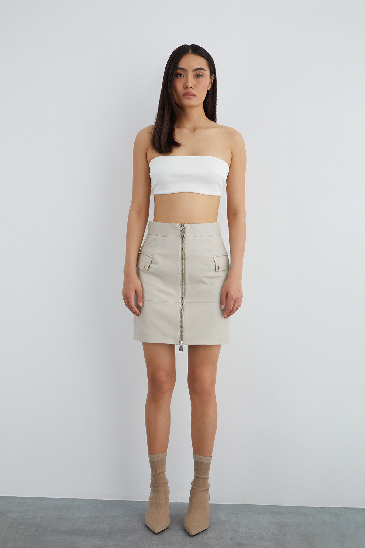 Cep Kapak Detaylı Önden Fermuarlı Deri Etek