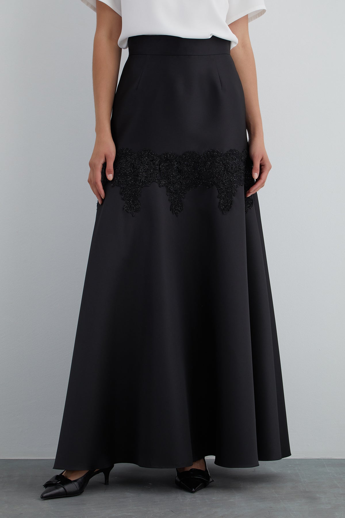 Dantel Detaylı Maxi Boy Etek