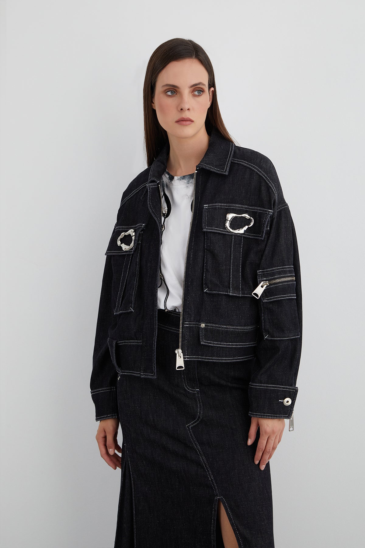 Aksesuar Detaylı Kolu Fermuarlı Geniş Cep Ceket