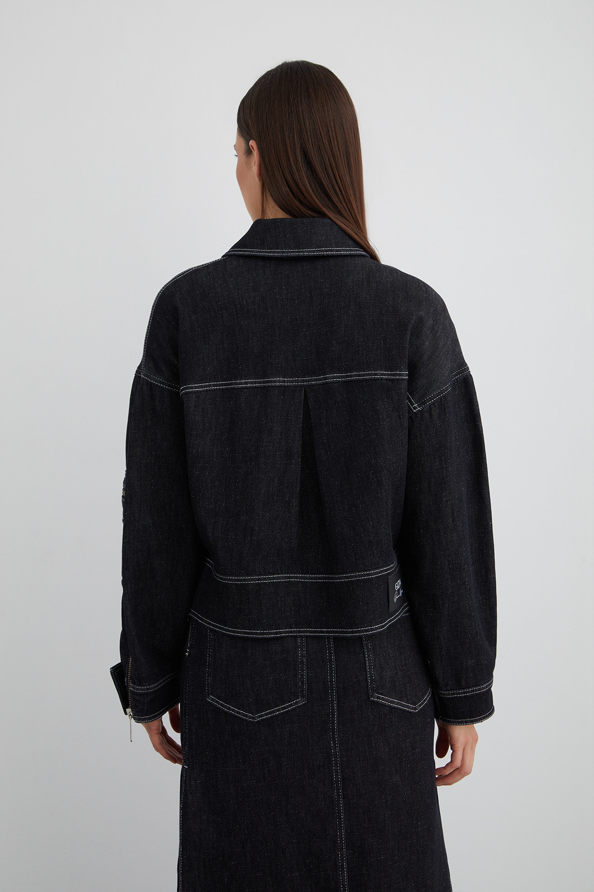 Aksesuar Detaylı Kolu Fermuarlı Geniş Cep Ceket