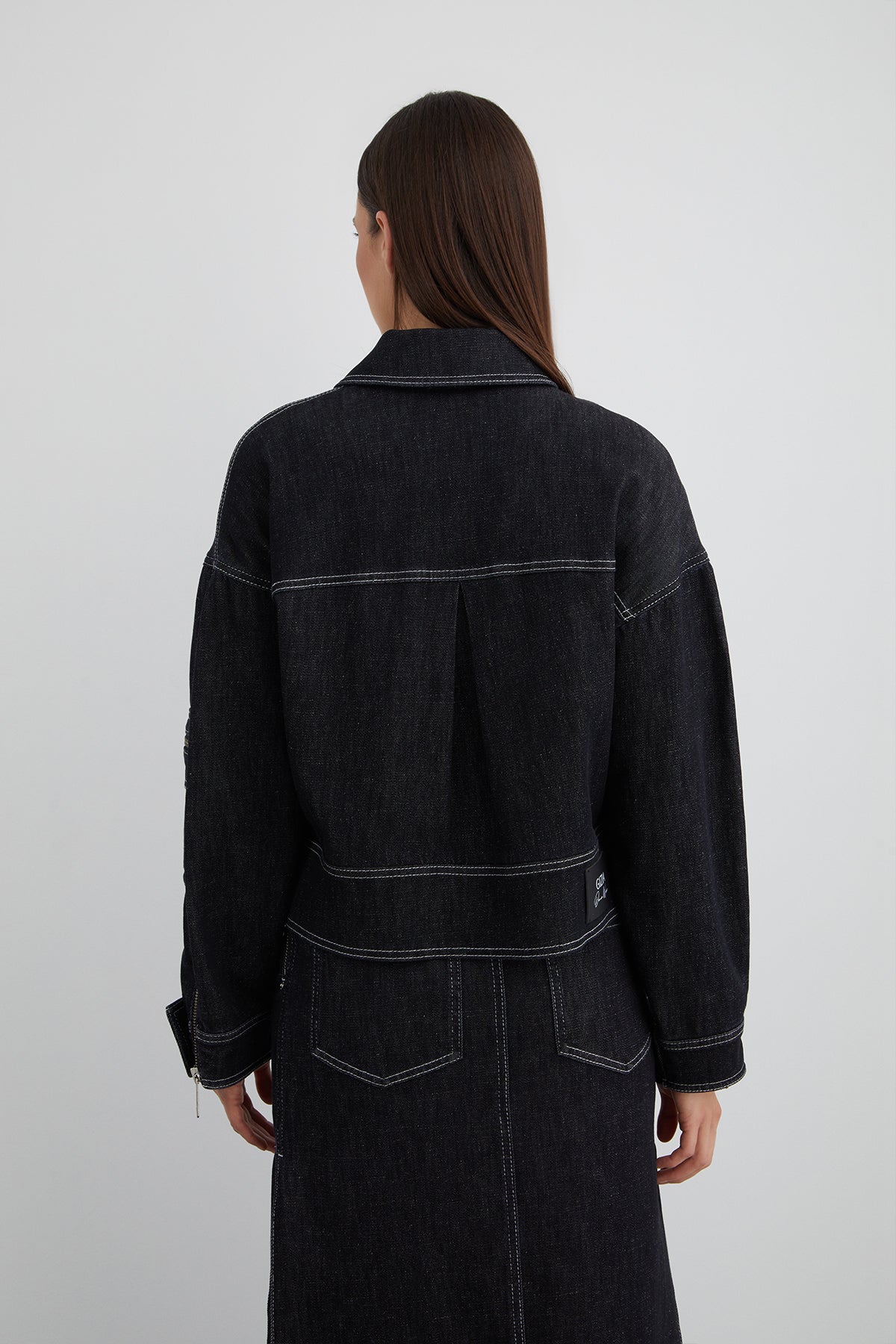 Aksesuar Detaylı Kolu Fermuarlı Geniş Cep Ceket