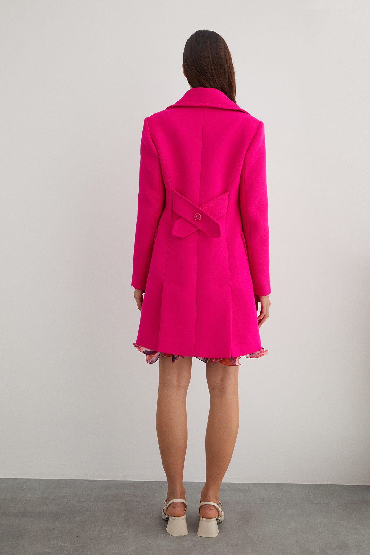 Gömlek Yaka Yırtmaçlı Kaban