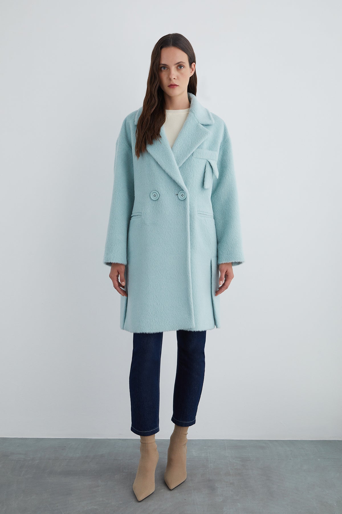 Cep Altı Model Detaylı Uzun Mint Yeşili Kaşe Kaban