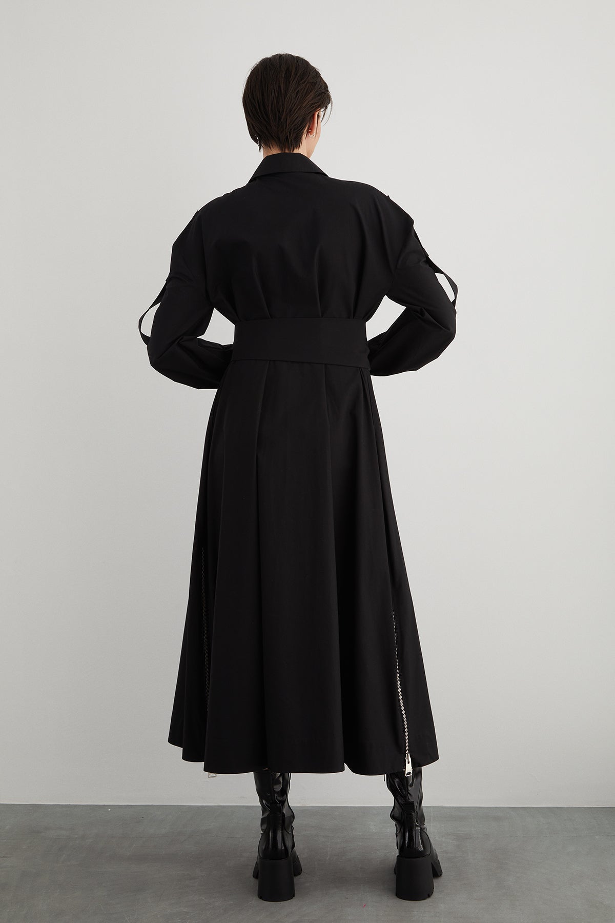 Fermuar Ve Kare Çıtçıt Detaylı Tokalı Seyyar Kuşaklı Uzun Elbise