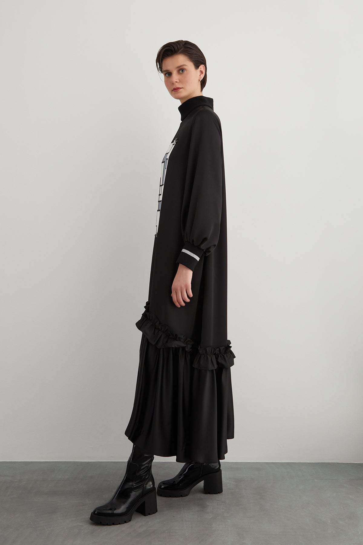 Özel Pano Desen Detaylı Triko Manşetli Dik Yaka A Form Uzun Elbise