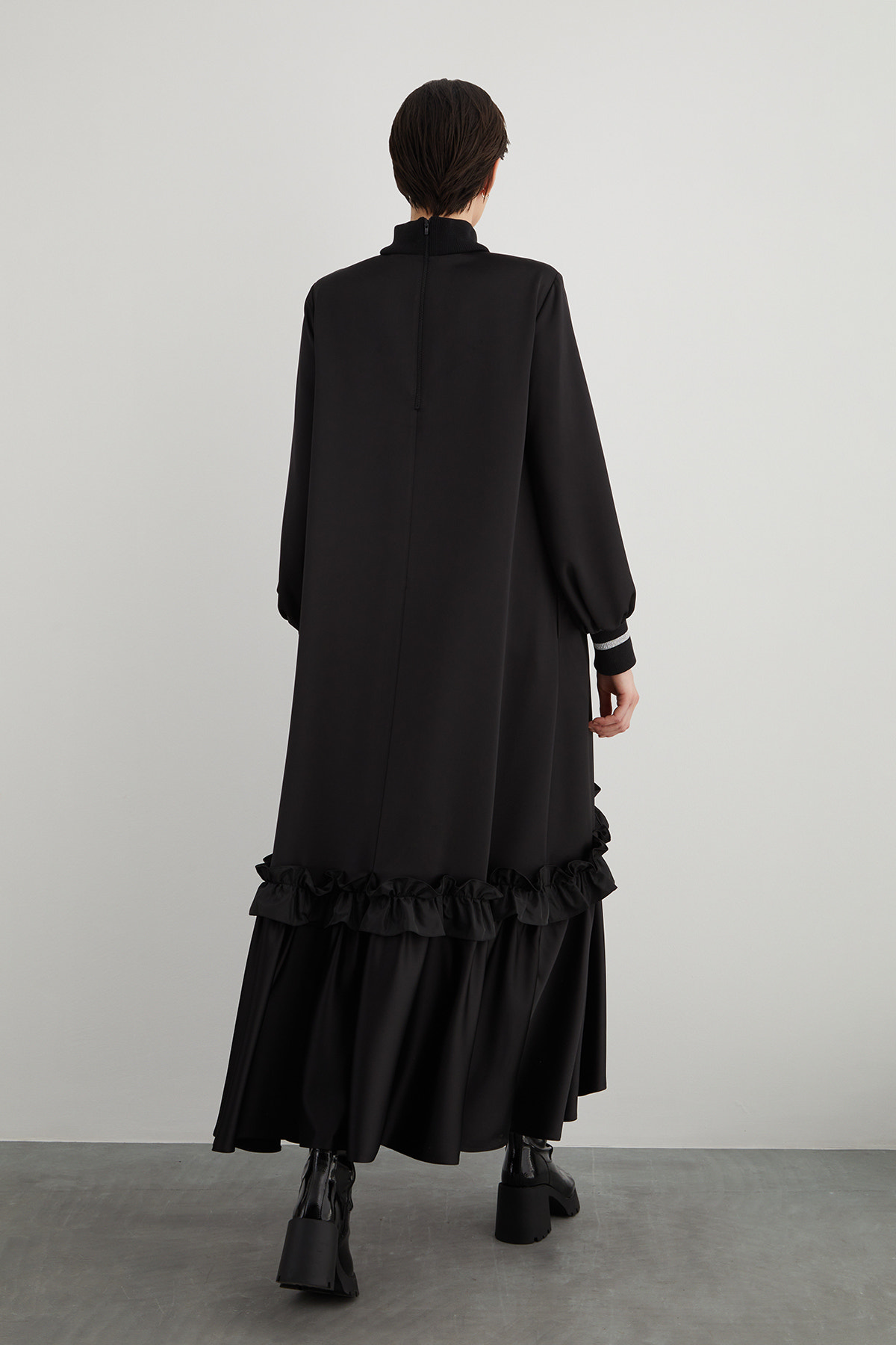 Özel Pano Desen Detaylı Triko Manşetli Dik Yaka A Form Maxi Elbise