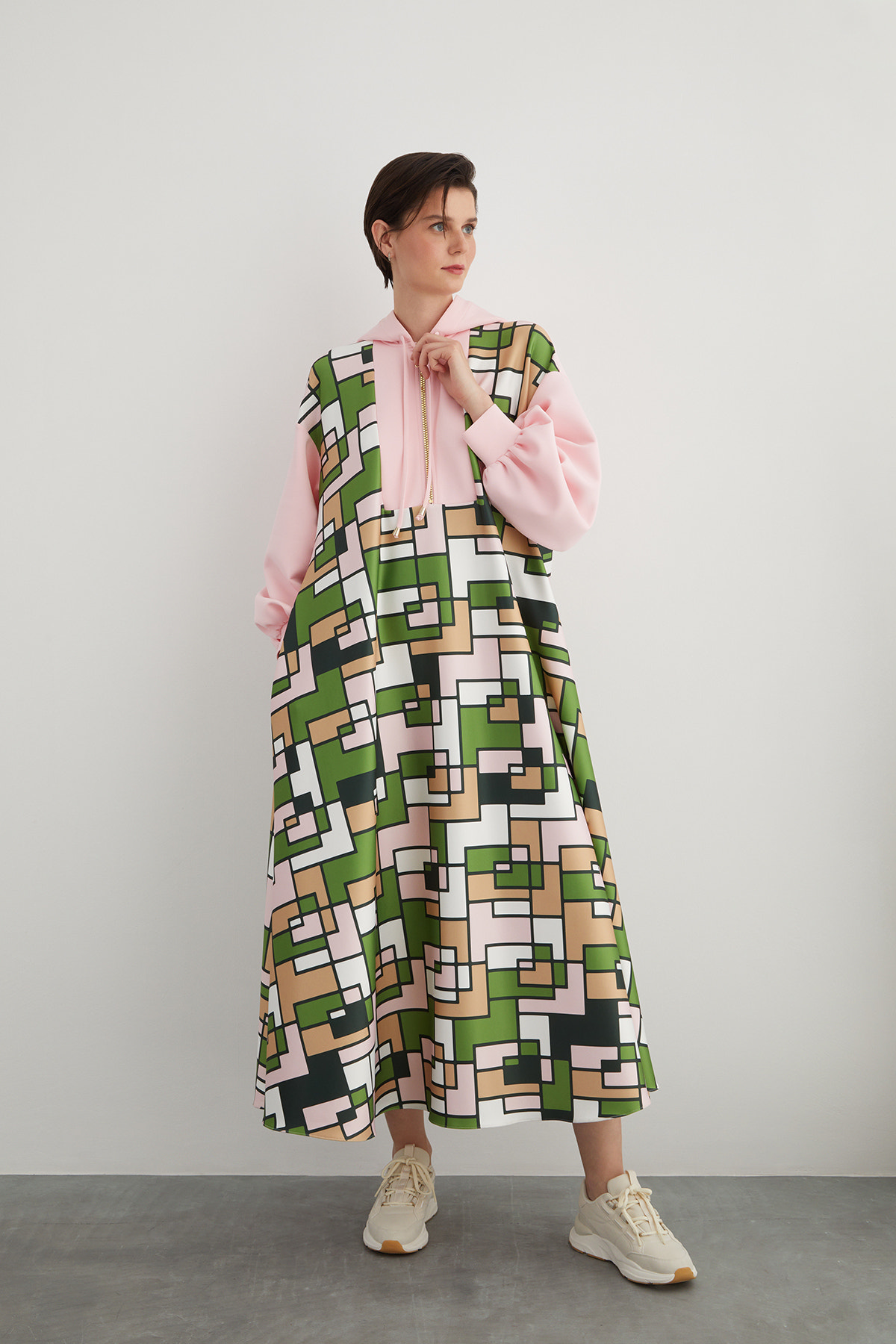 Fermuar Detaylı Kapüşonlu Özel Desen Scuba Maxi Elbise