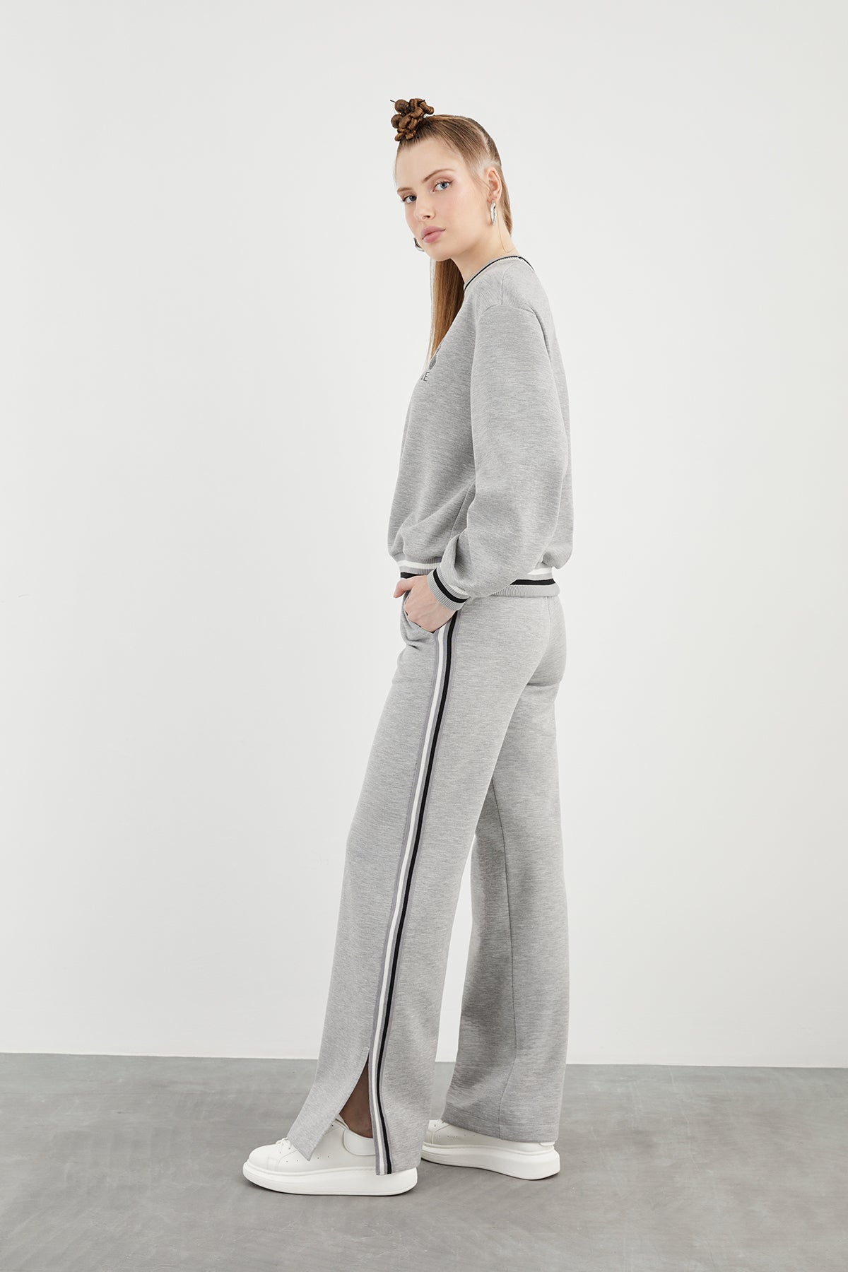 Pantolon Yırtmaçlı Rahat Kesim Eşofman Takımı