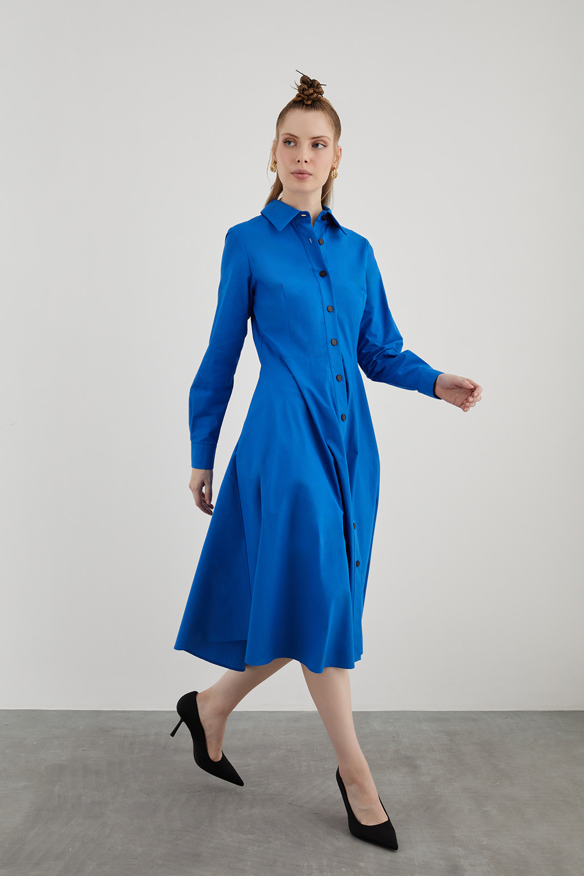 Dik Yaka Midi Boy Kloş Etekli Uzun Kollu Gömlek Elbise