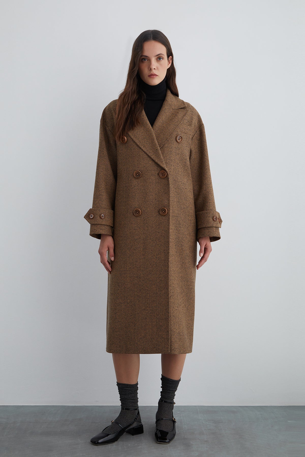 Kruvaze Kapamalı Uzun Kaşe Kaban