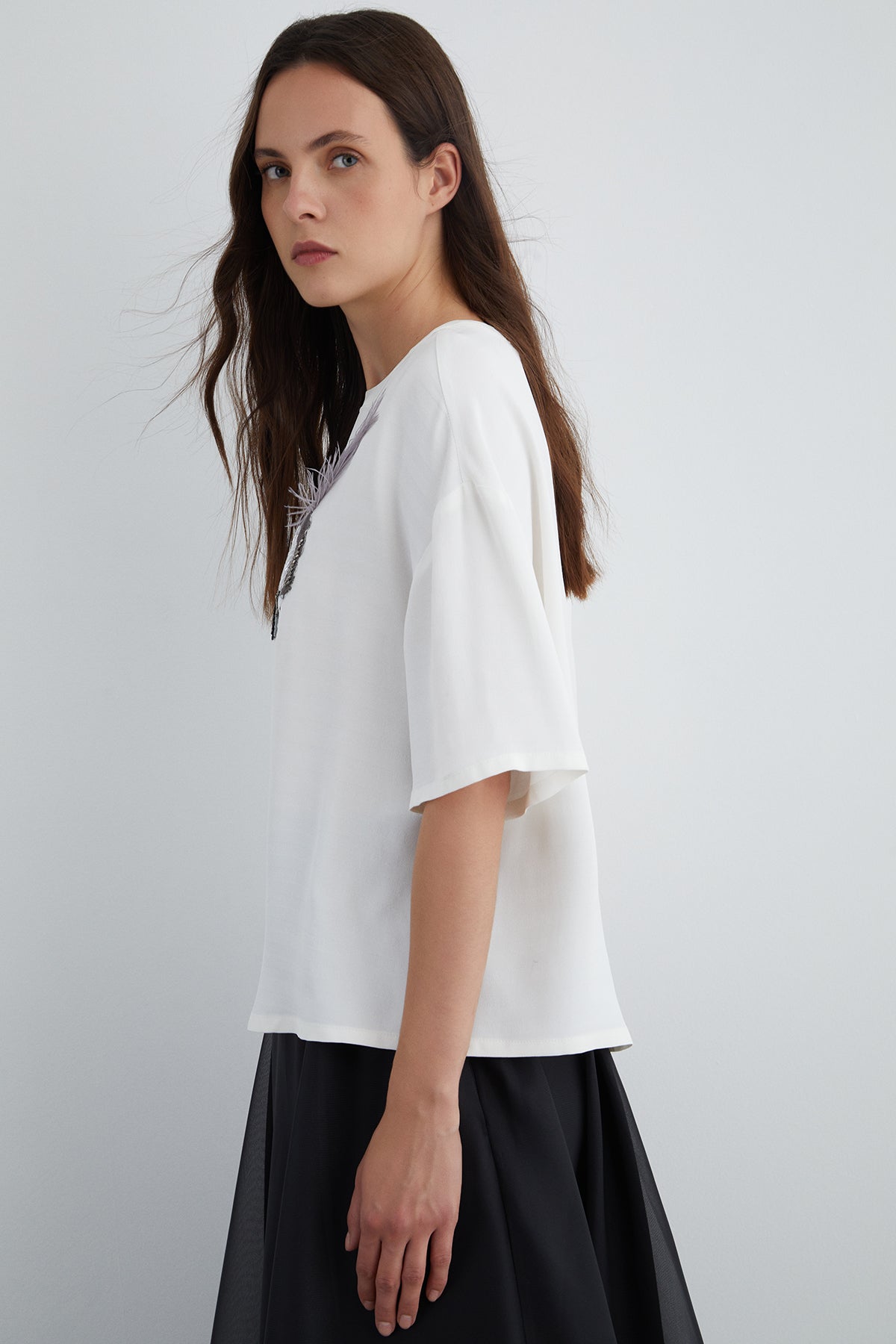 Tüylü Nakış Detaylı Basic T-shirt