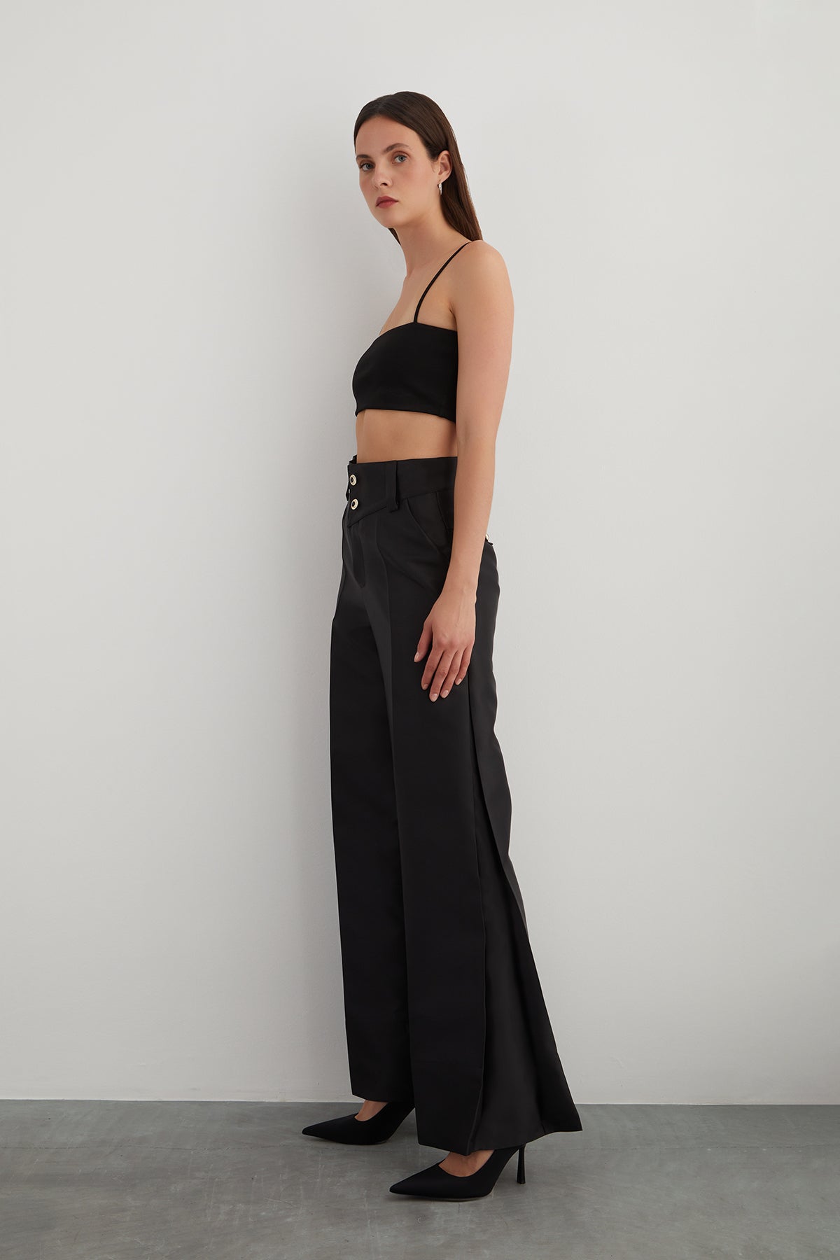 Korsaj Detaylı Düğmeli Bol Paça Pantolon