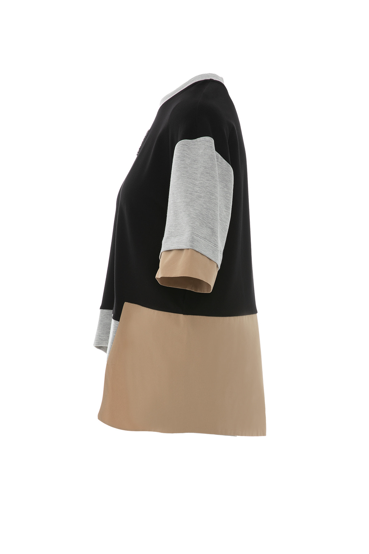 Ön Beden Etiket Detaylı Asimetrik Model T-shirt