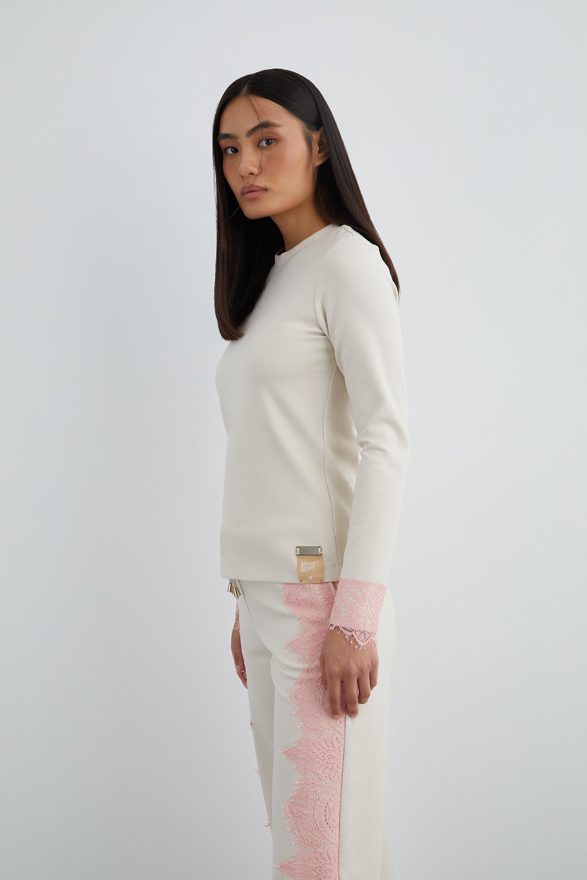 Aksesuar Detaylı Kol Ucu Dantelli Bluz