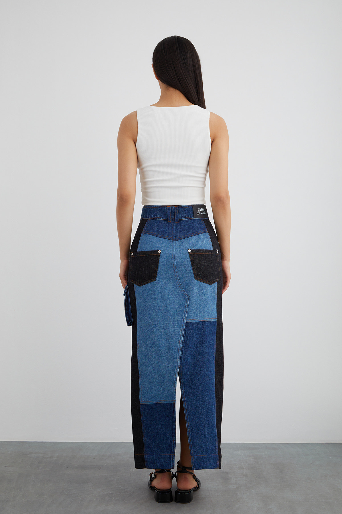 Önü Yırtmaç Detaylı Çok Parçalı Jean Etek