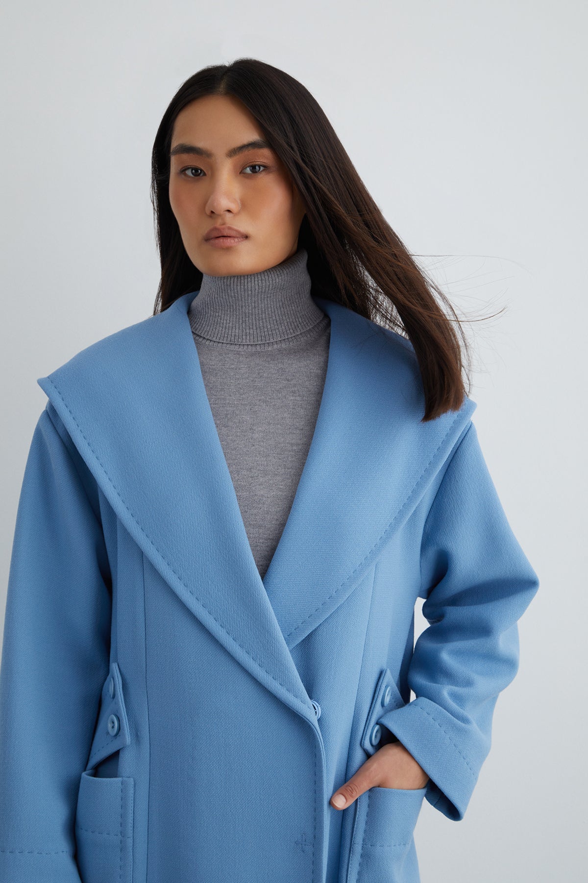 Geniş Kapüşonlu Kaban