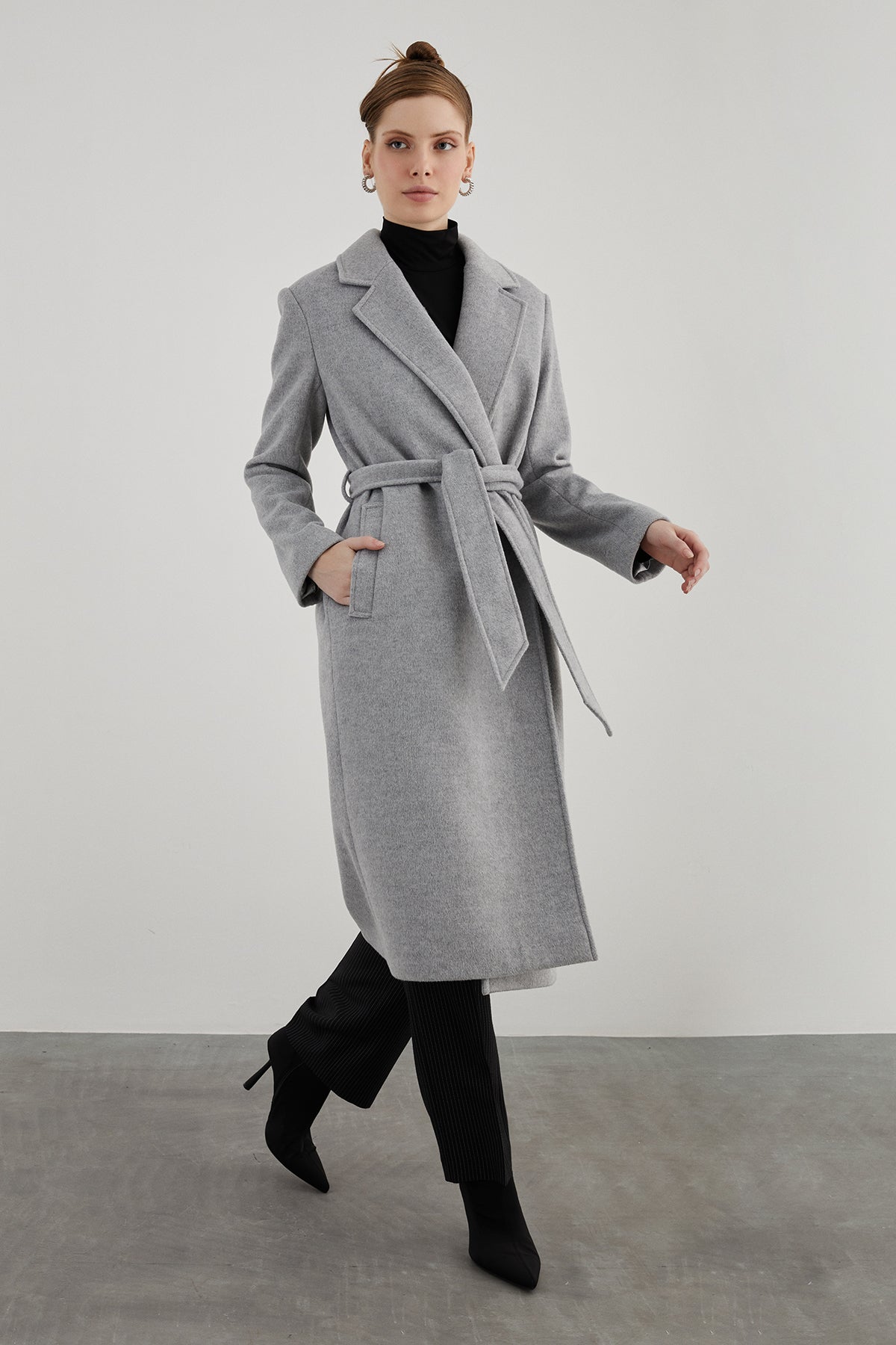 Kuşaklı Midi Boy Rahat Kesim Kaşe Kaban