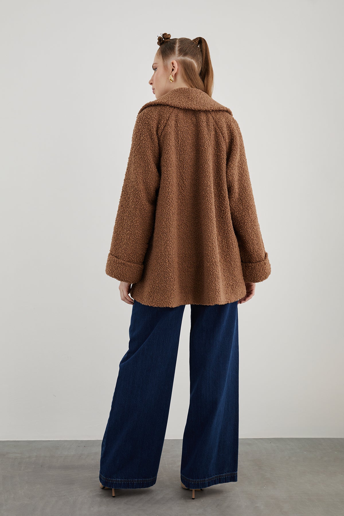 Kruvaze Kesim Duble Kollu Oversıze Peluş Kaban