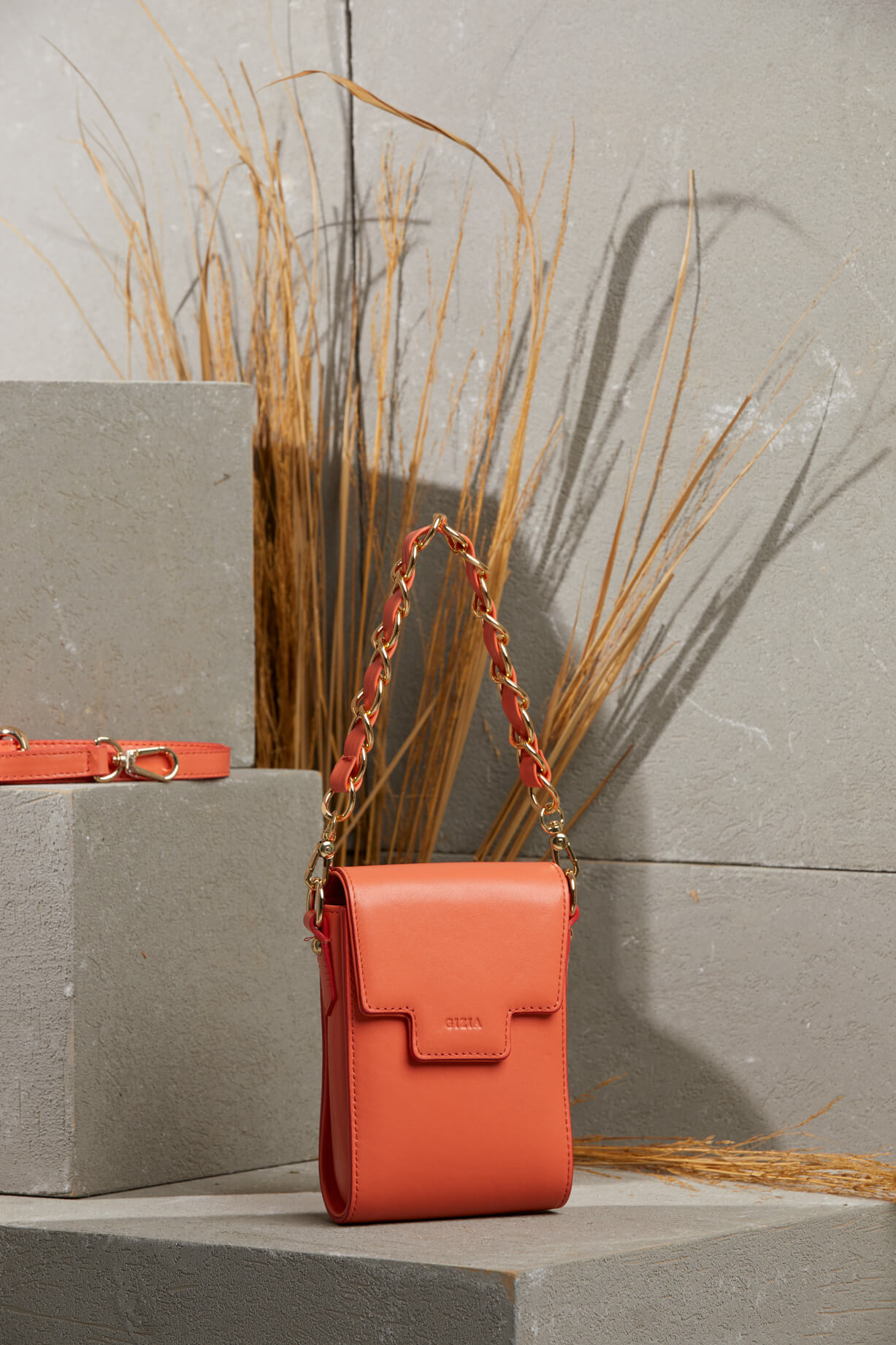 Zincir Sap Detaylı Ayarlanabilir Uzun Kulplu Dikdörtgen Form Deri Çanta