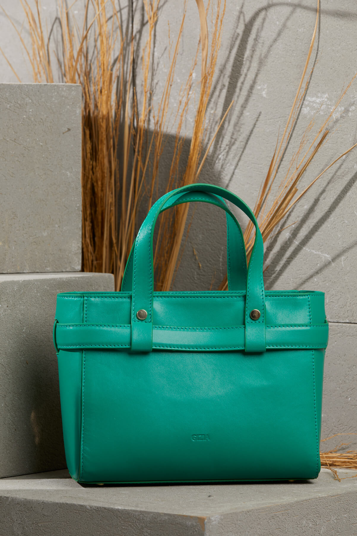 Kemer Toka Detaylı Ayarlanabilir Deri Çanta