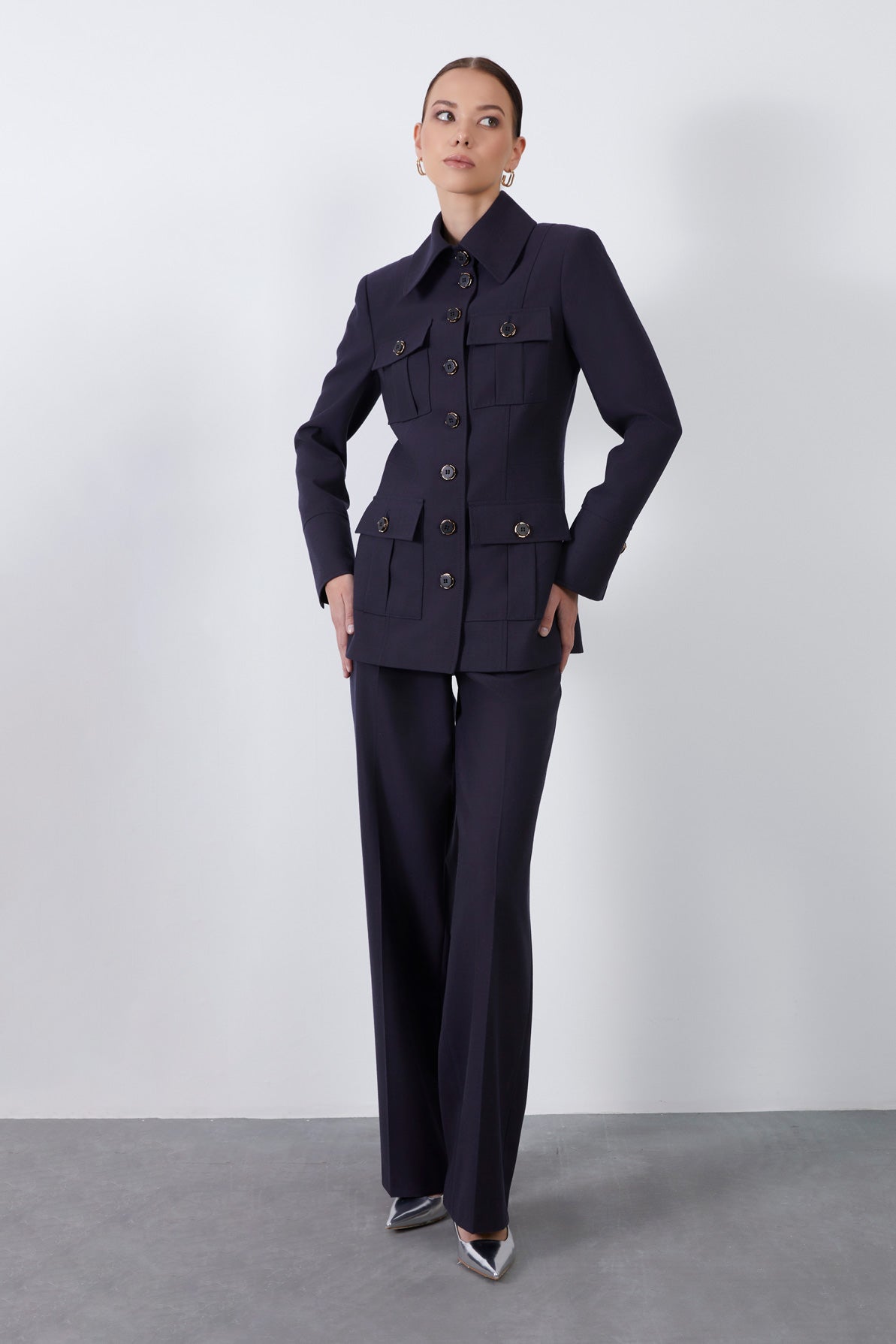 Düğme Detaylı Cepli Uzun Ceket