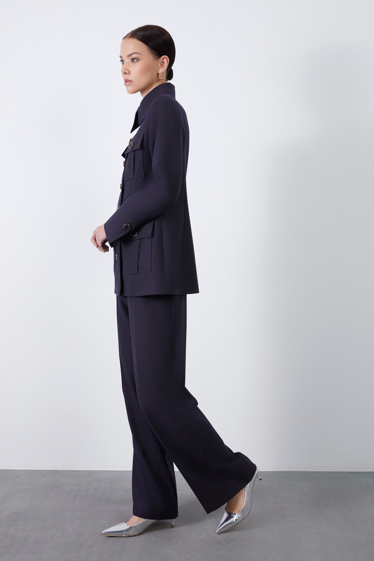 Düğme Detaylı Cepli Uzun Ceket