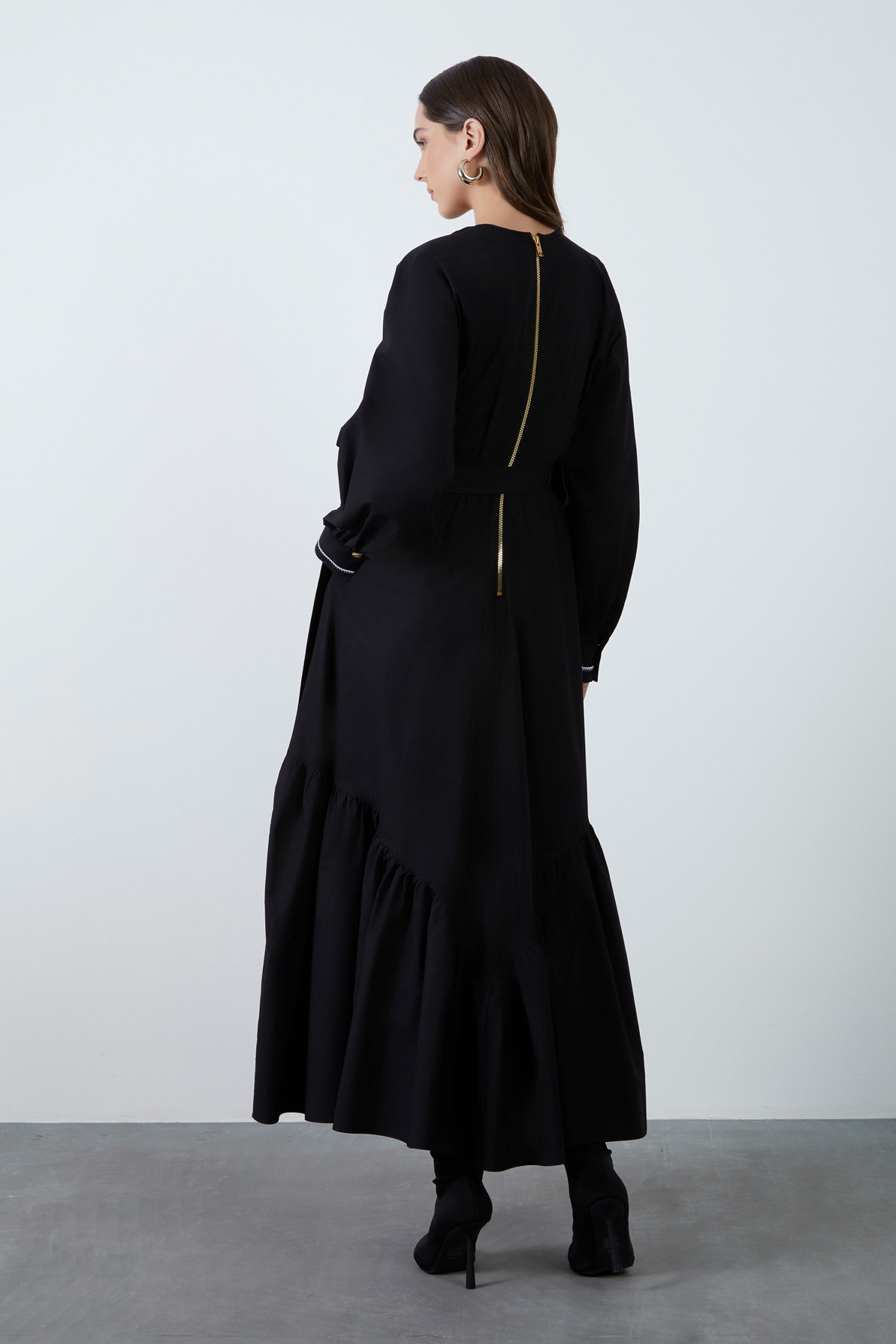 Ön Beden Ve Manşetnakış Detaylıyakası Bağcıklı Midi Elbise