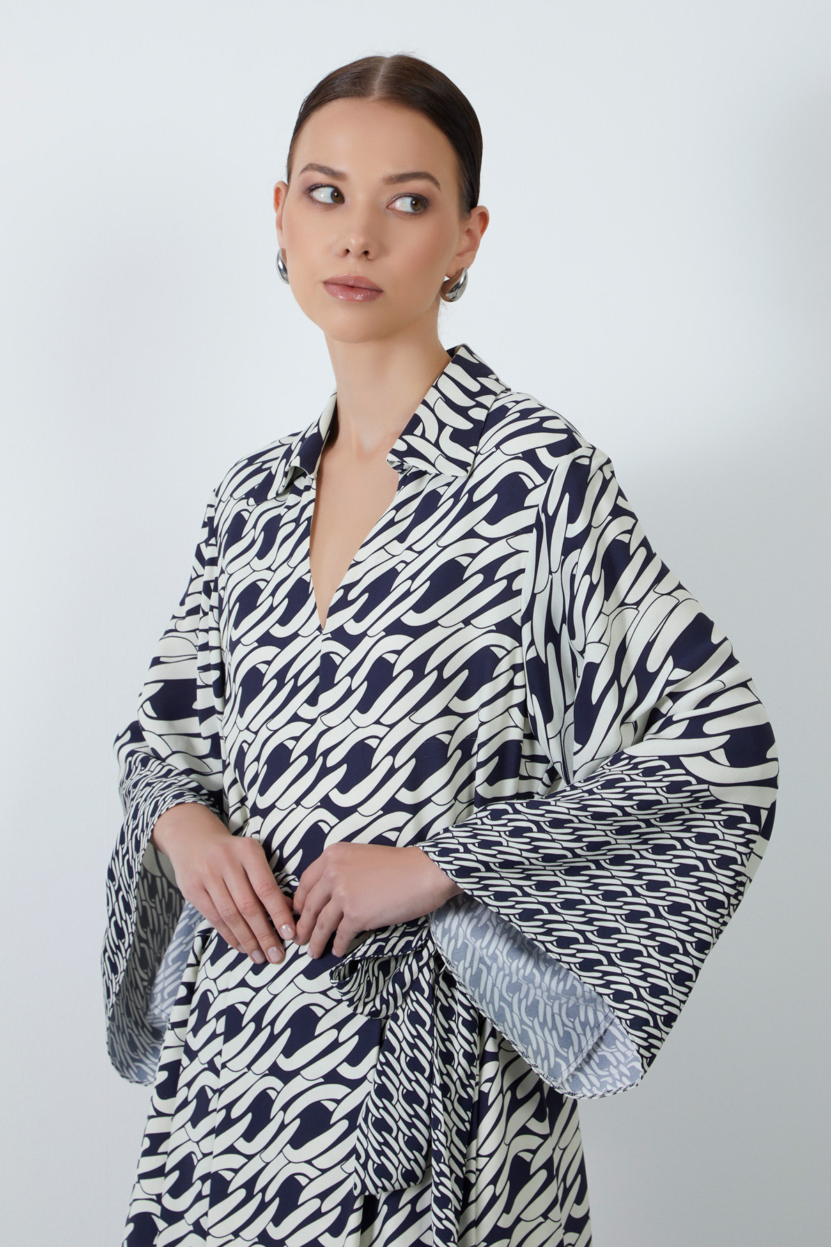 Seyyar Kuşak Detaylı Desenli Uzun Elbise