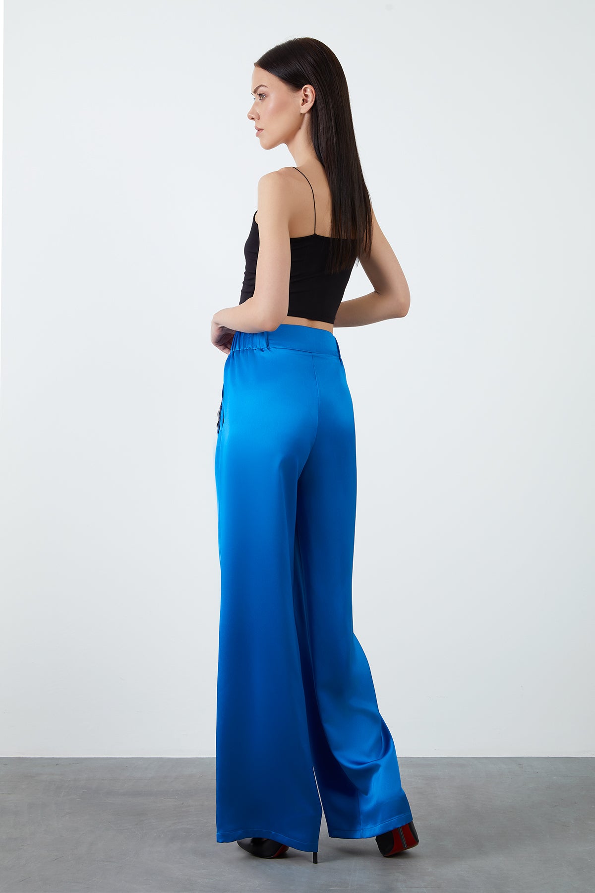 Nakış Ve Payet İşleme Detaylı Saten Pantolon